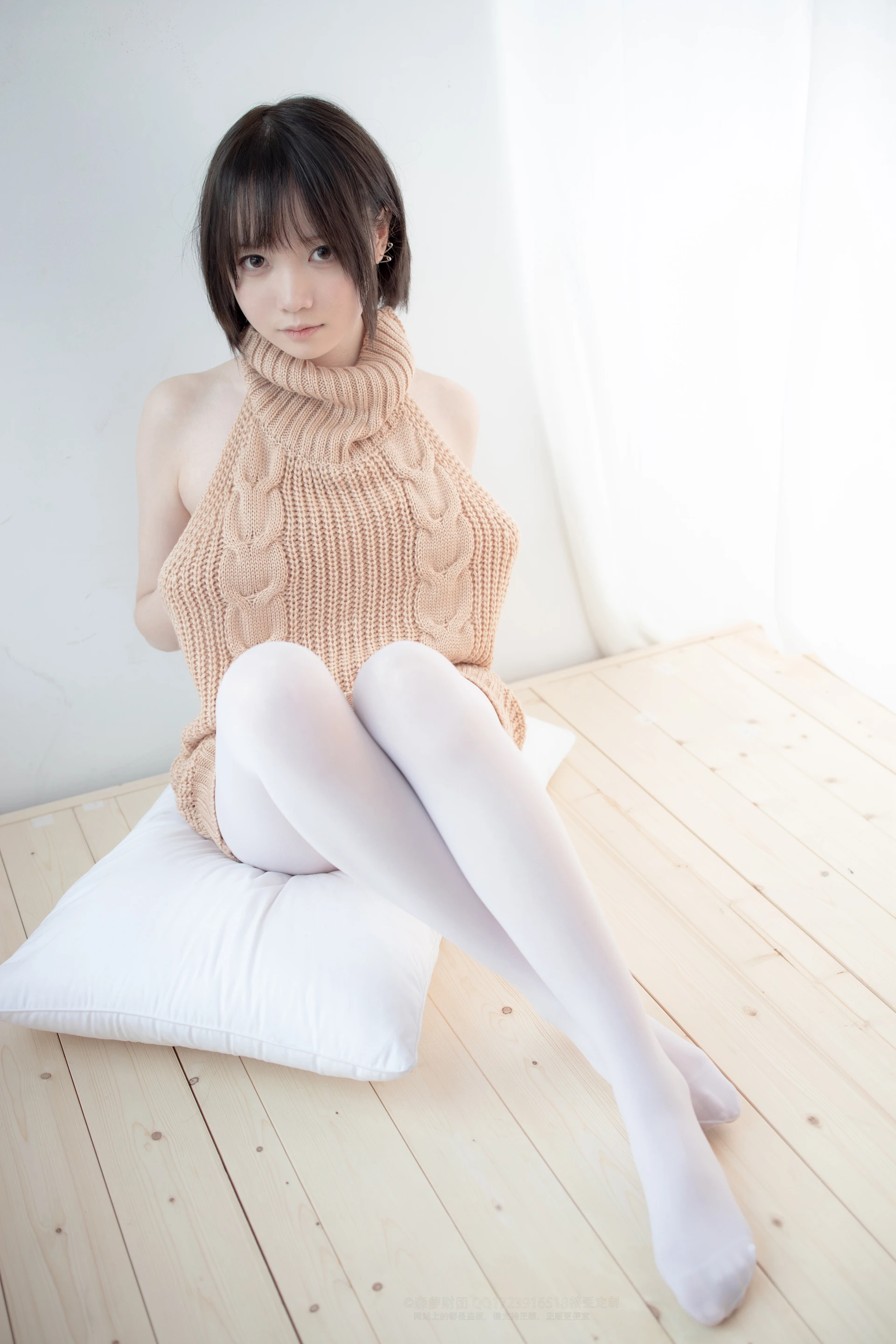森萝财团 LOVEPLUS-004 [97P1V-2.35G]可爱, 森萝财团, 白丝, 美腿, 露背毛衣
