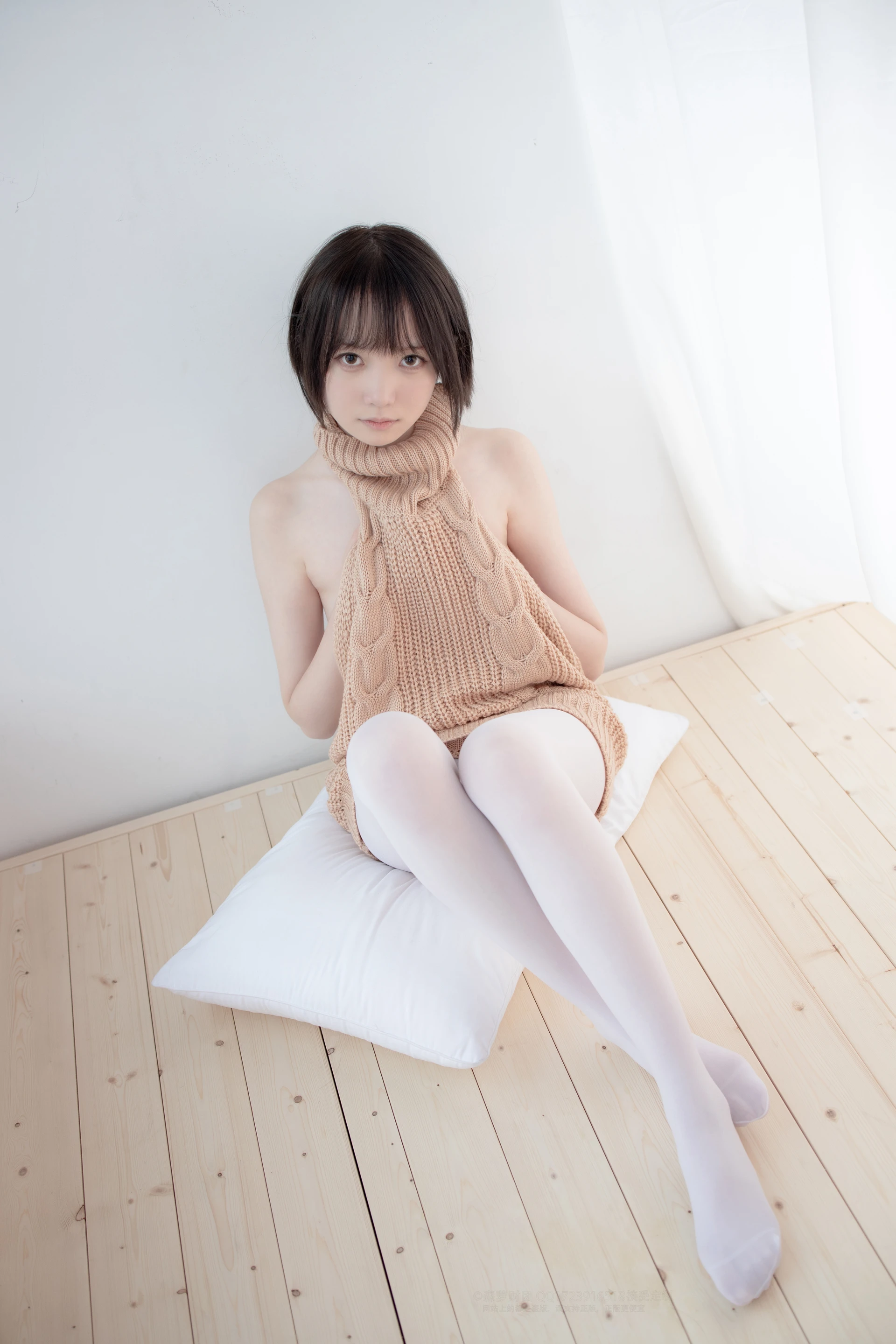 森萝财团 LOVEPLUS-004 [97P1V-2.35G]可爱, 森萝财团, 白丝, 美腿, 露背毛衣