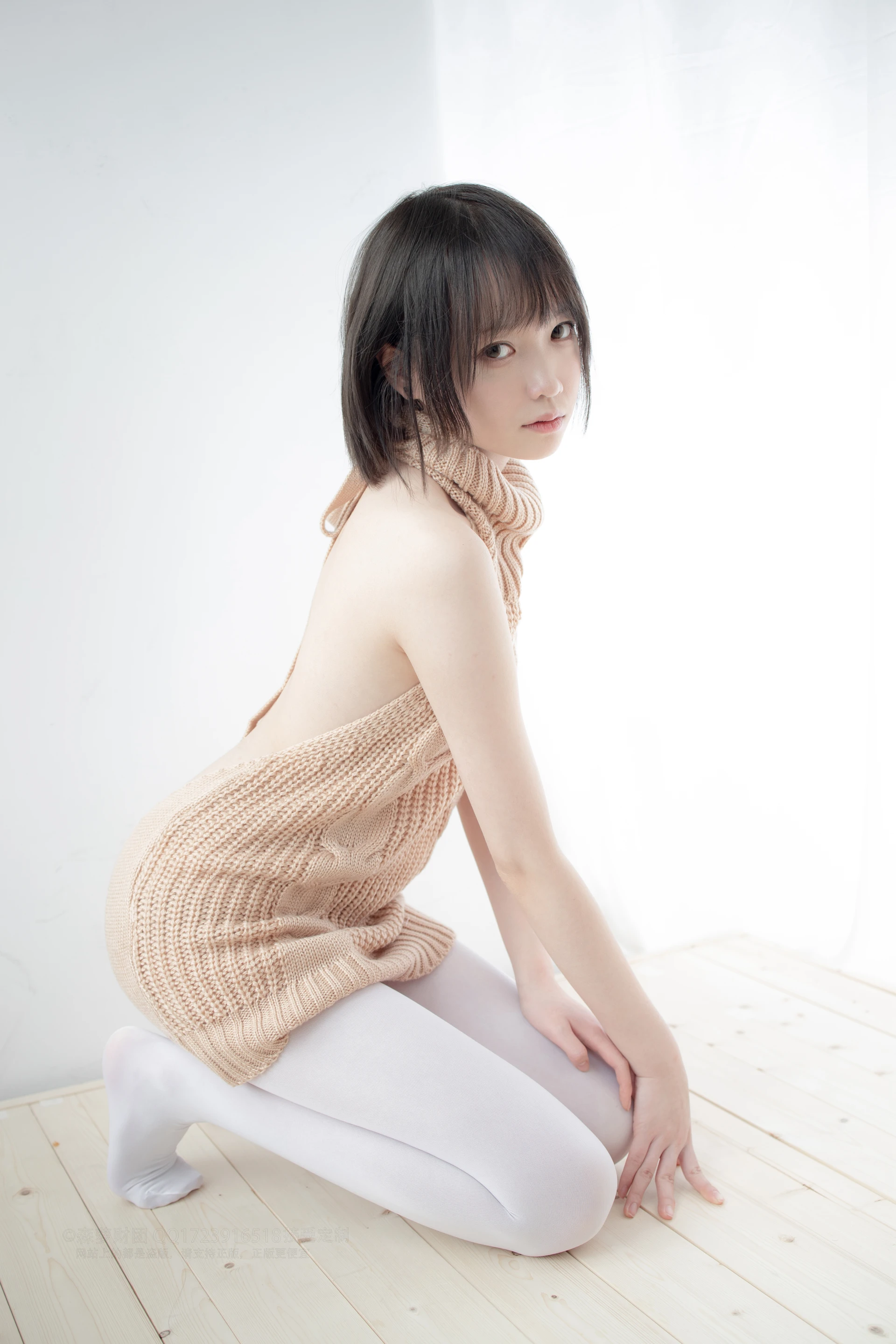 森萝财团 LOVEPLUS-004 [97P1V-2.35G]可爱, 森萝财团, 白丝, 美腿, 露背毛衣