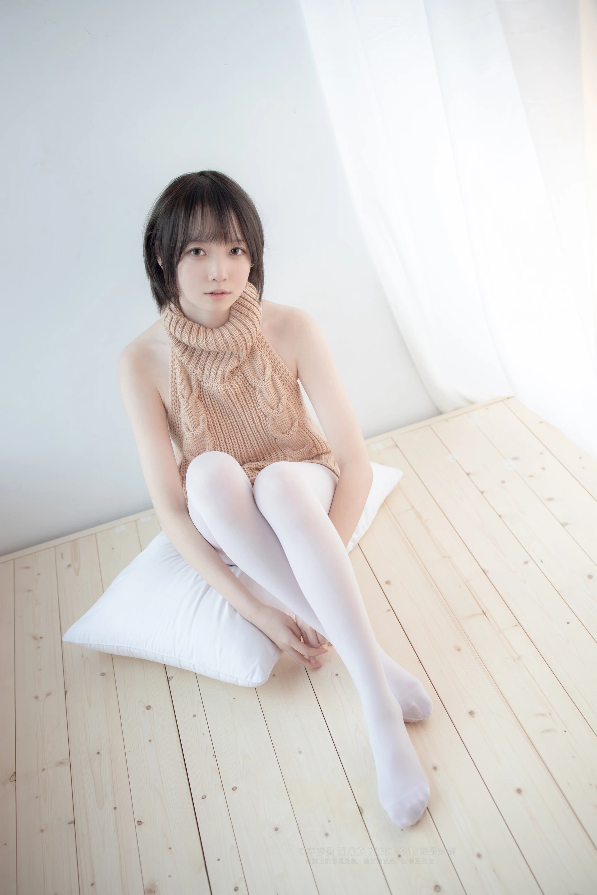 森萝财团 LOVEPLUS-004 [97P1V-2.35G]可爱, 森萝财团, 白丝, 美腿, 露背毛衣