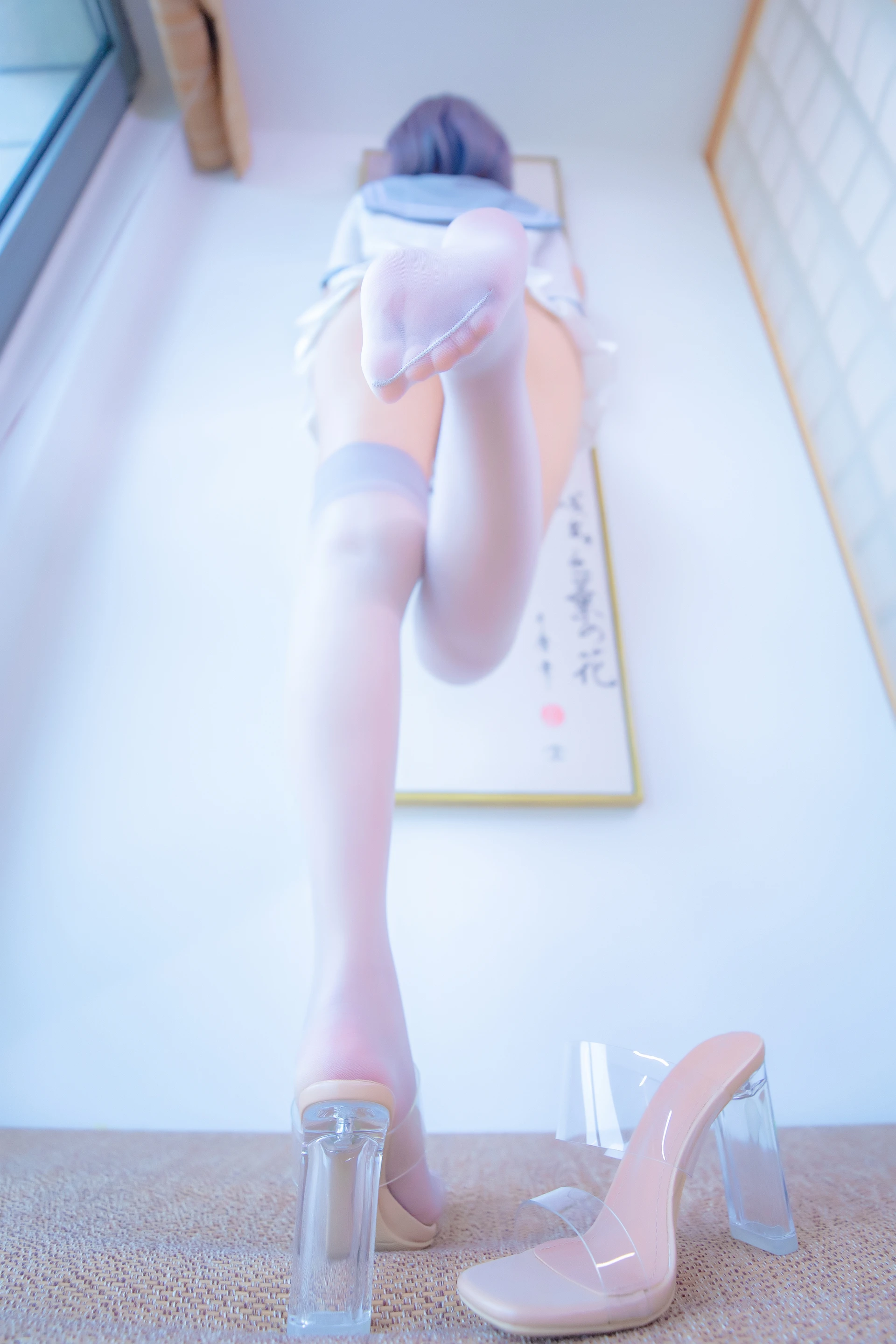 神楽坂真冬 第四季 序号4：《灰丝吊带JK》 [75P-201MB]JK制服, 内衣, 白丝, 神楽坂真冬, 美腿, 美足, 高跟鞋