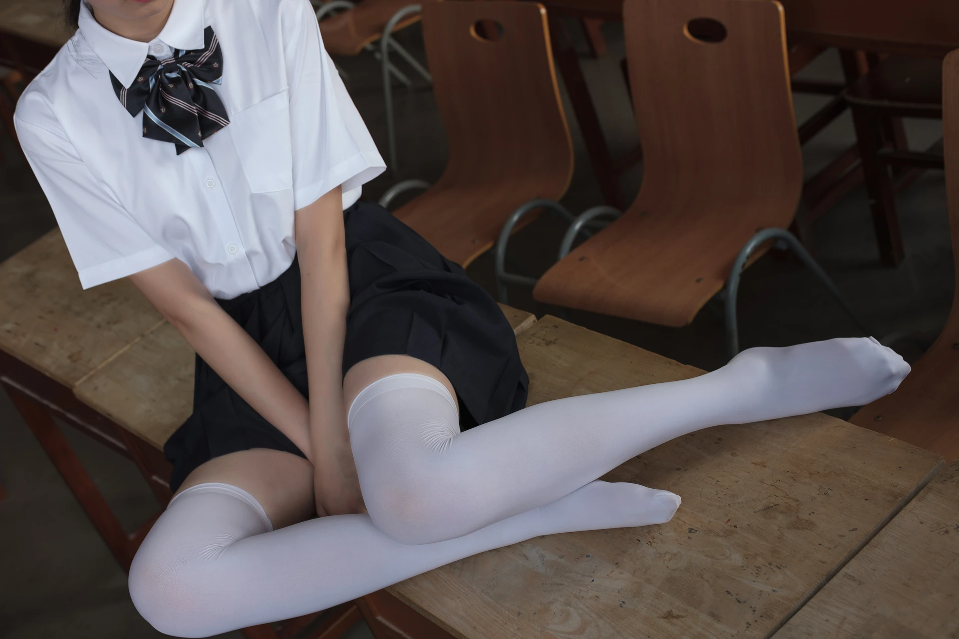 森萝财团 BETA-022 [66P-636M]—校服, 白丝, 美腿