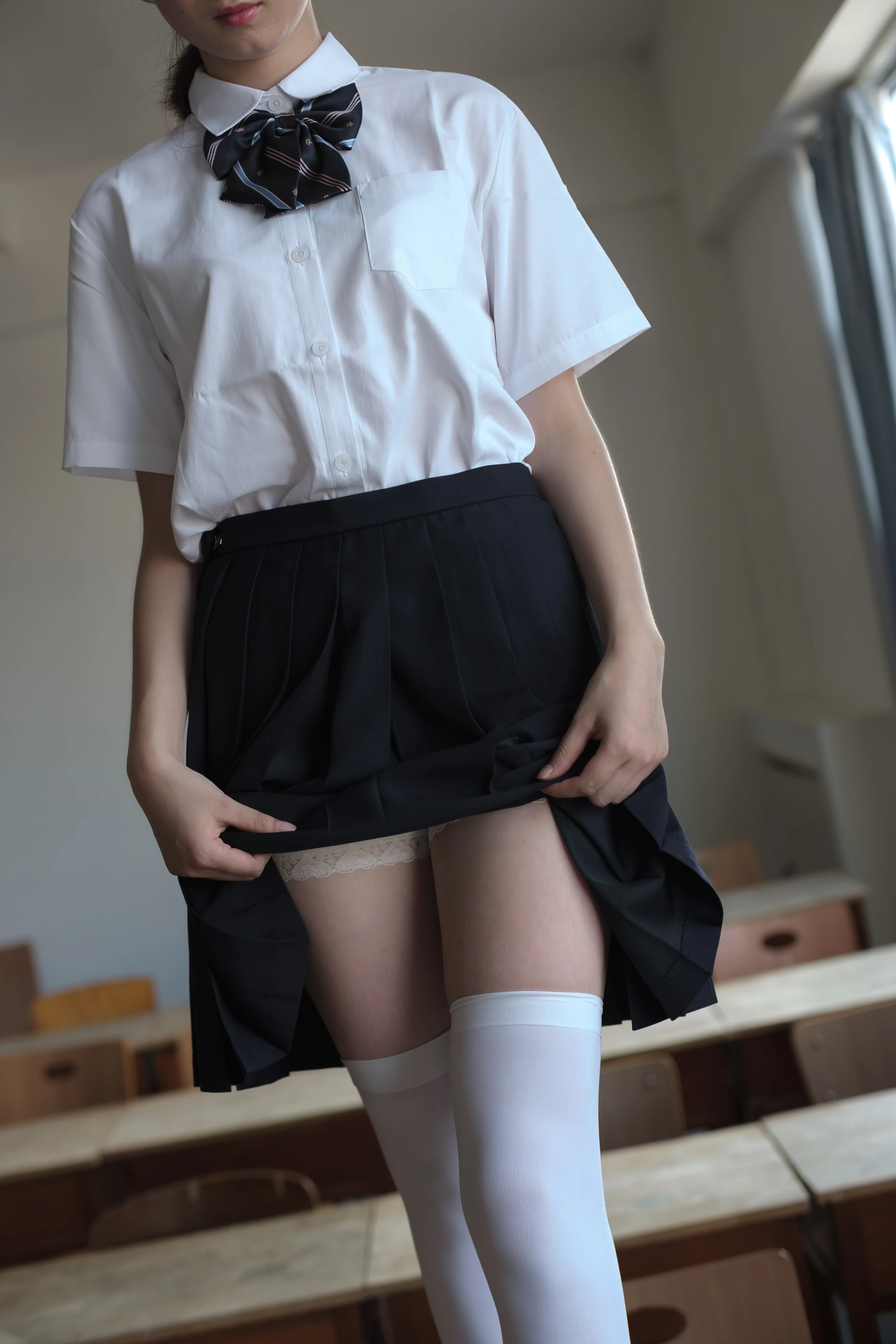 森萝财团 BETA-022 [66P-636M]—校服, 白丝, 美腿
