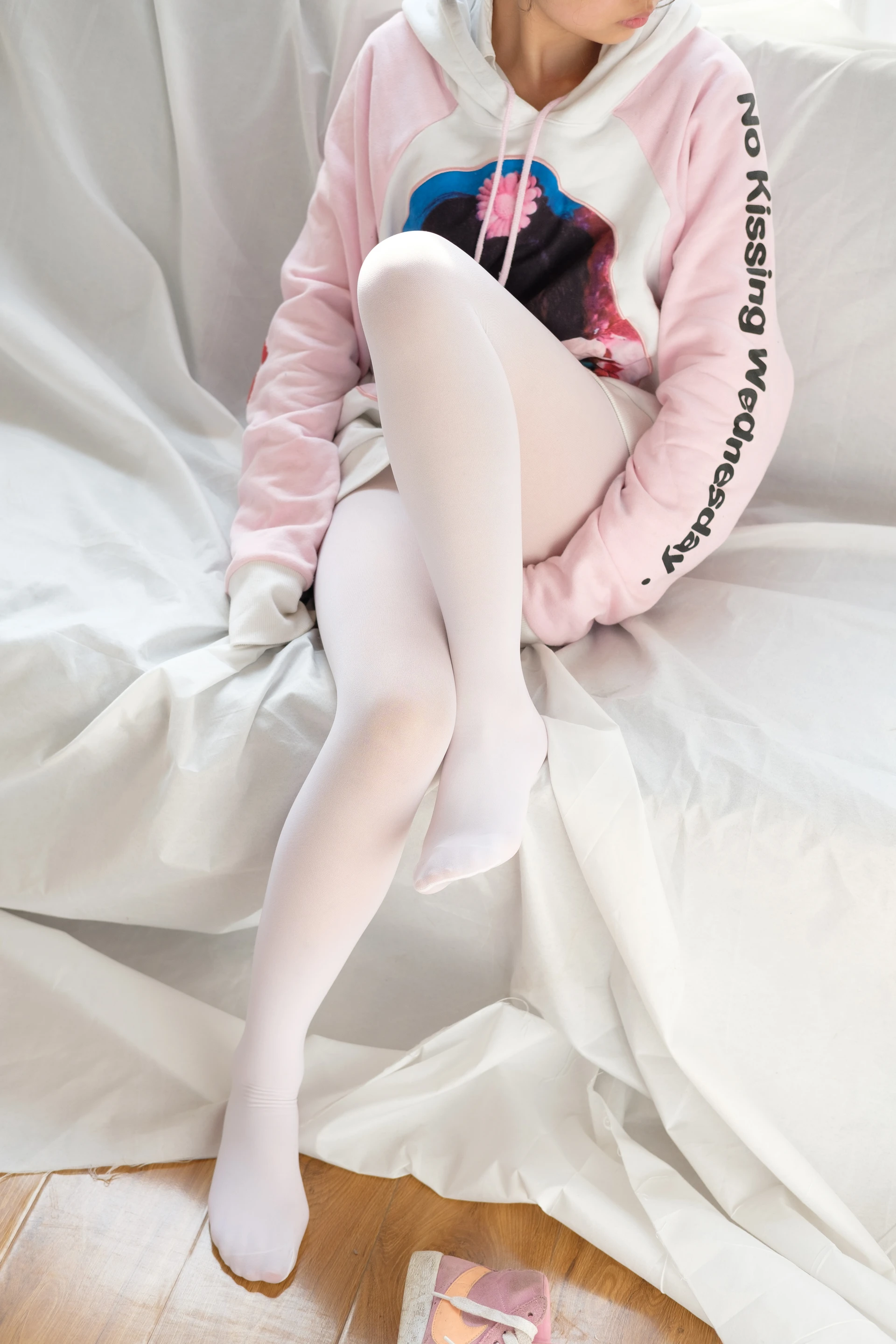 森萝财团 X-009 [120P1V-1.49G]可爱, 森萝财团, 白丝, 美腿, 美足
