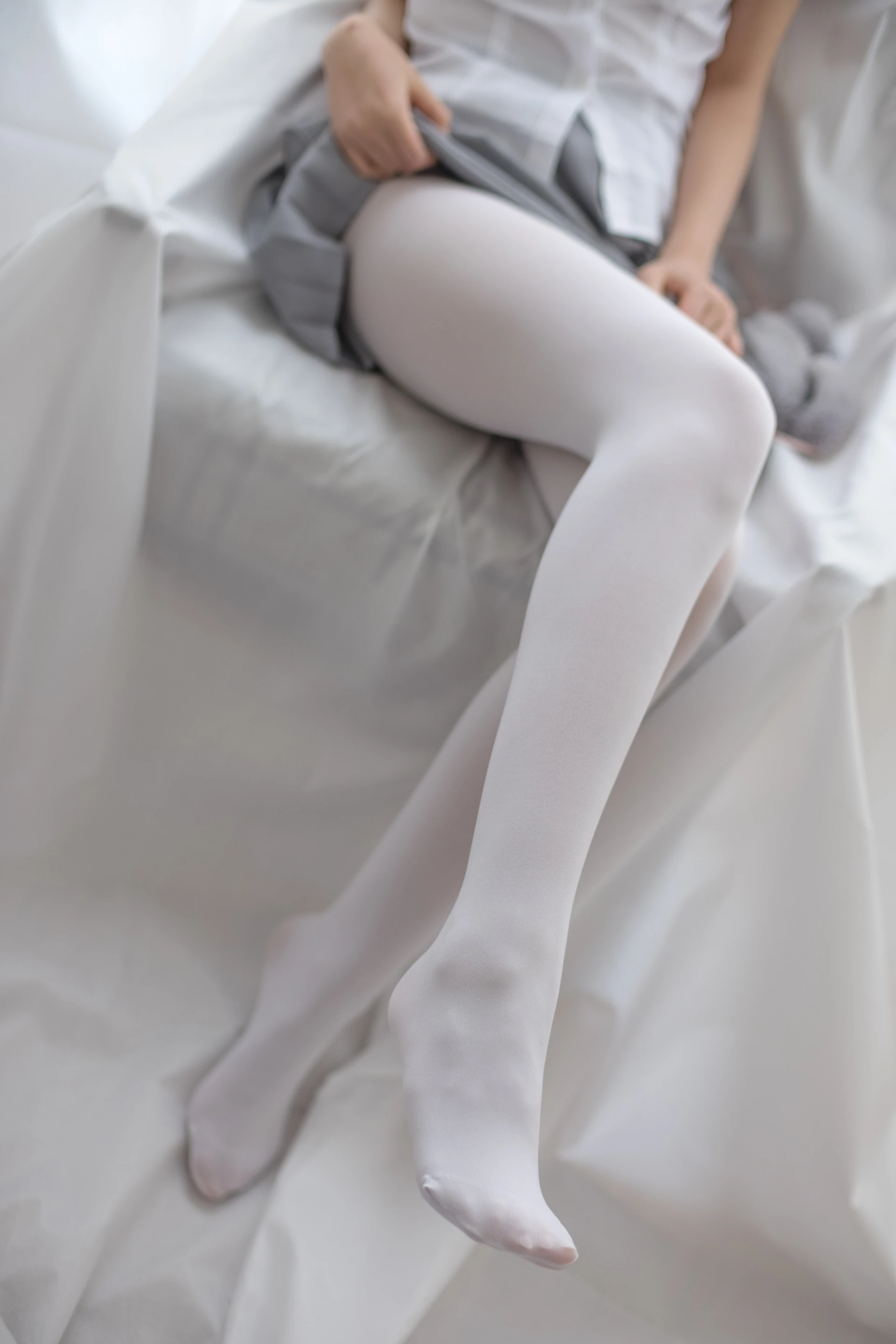 森萝财团 R15-045 [109P-525M]学生装, 森萝财团, 白丝, 美腿