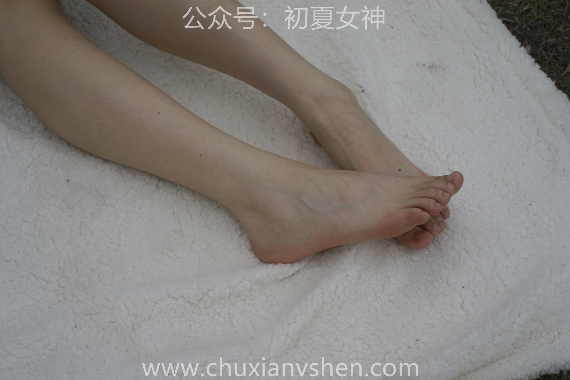 初夏女神 NO.076 十一 周末丛林 JK套搭配的袜子遭嫌弃[153P+1V／6.08GB]
