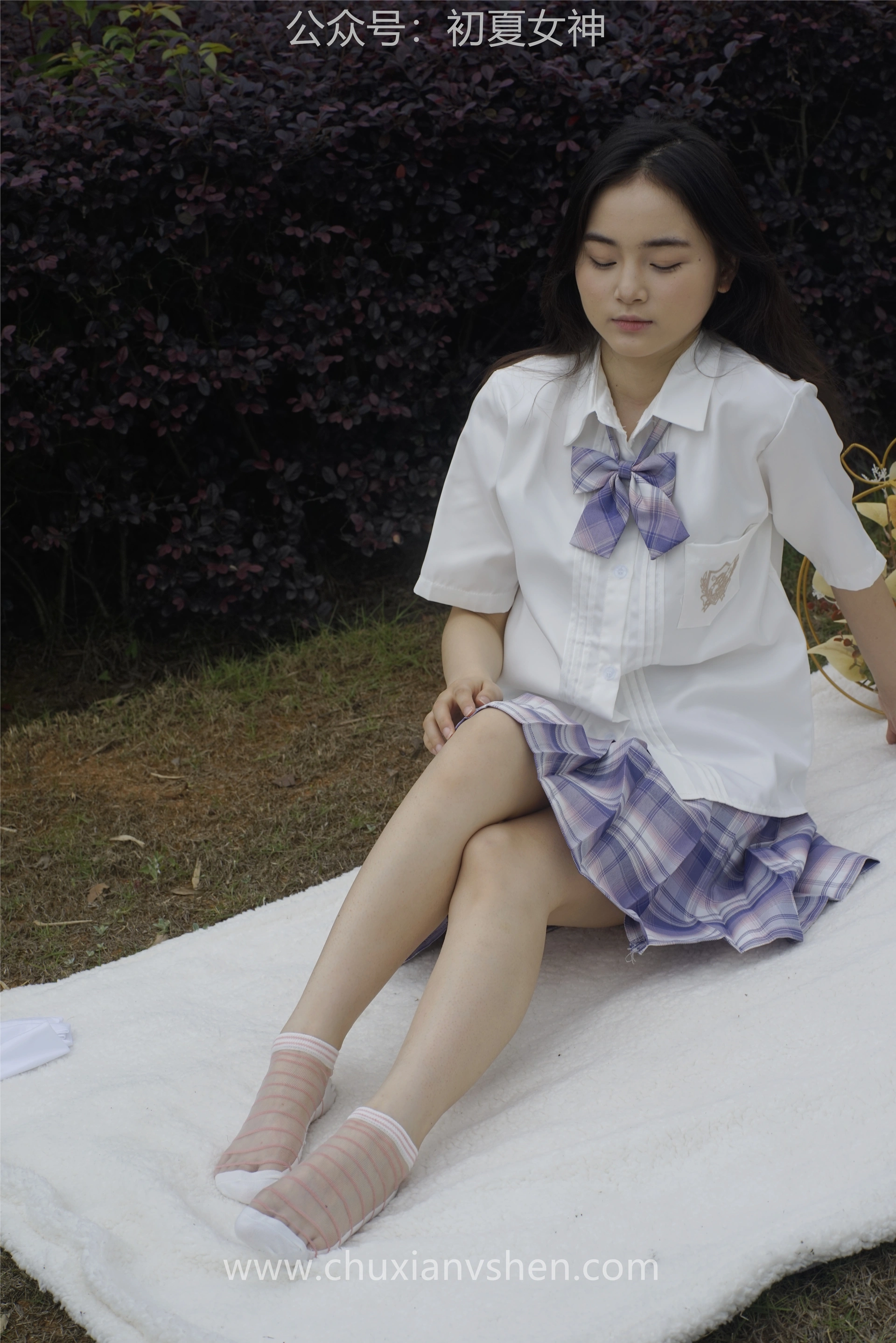 初夏女神 NO.076 十一 周末丛林 JK套搭配的袜子遭嫌弃[153P+1V／6.08GB]