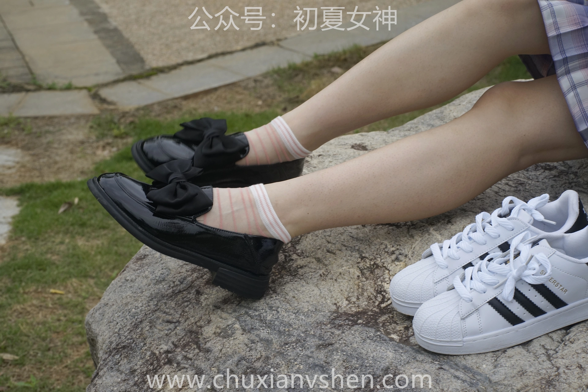 初夏女神 NO.076 十一 周末丛林 JK套搭配的袜子遭嫌弃[153P+1V／6.08GB]