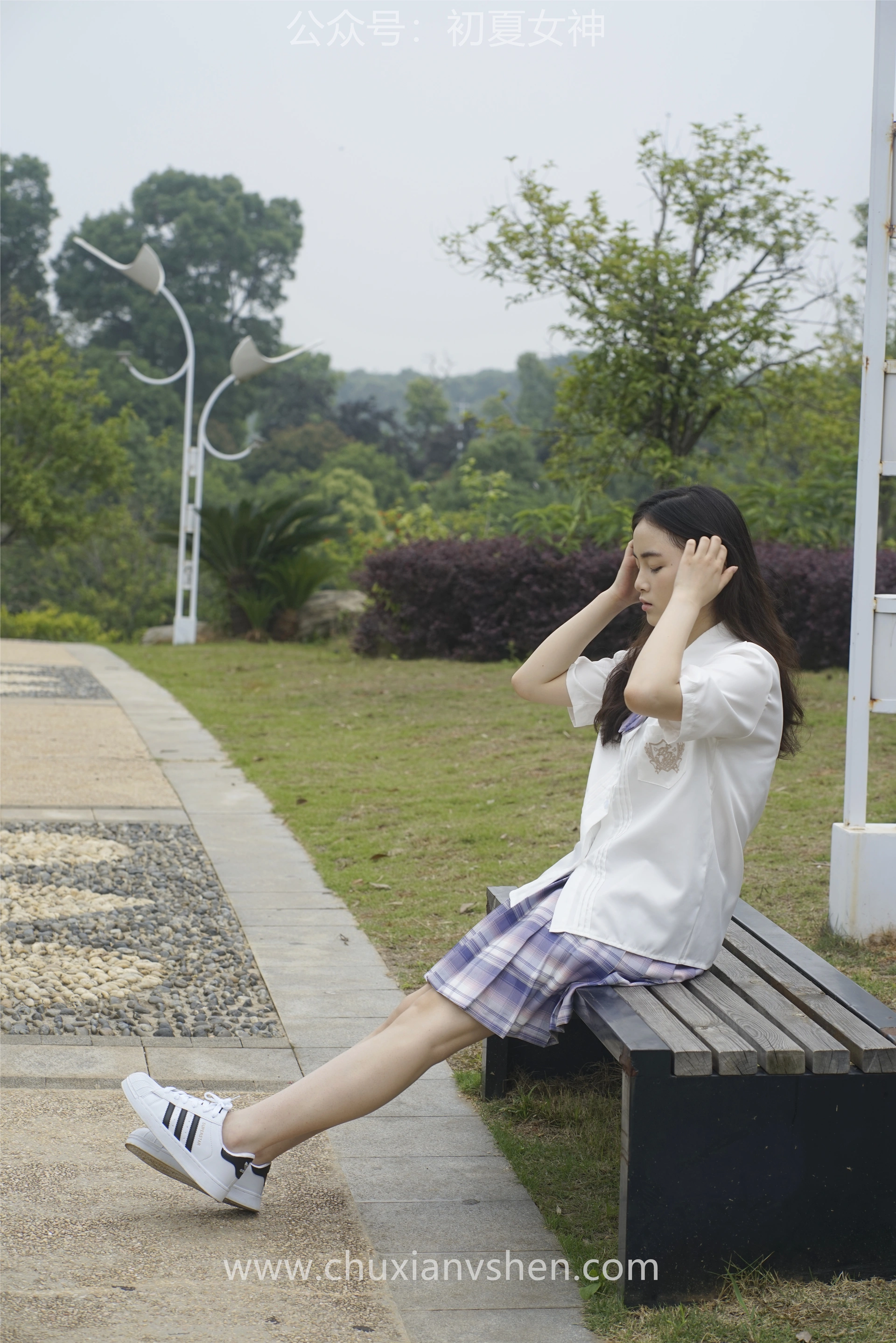 初夏女神 NO.076 十一 周末丛林 JK套搭配的袜子遭嫌弃[153P+1V／6.08GB]