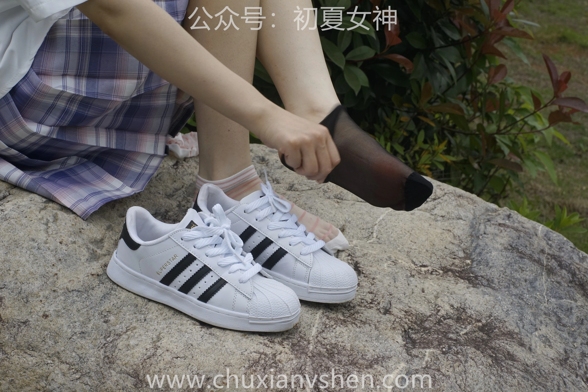 初夏女神 NO.076 十一 周末丛林 JK套搭配的袜子遭嫌弃[153P+1V／6.08GB]