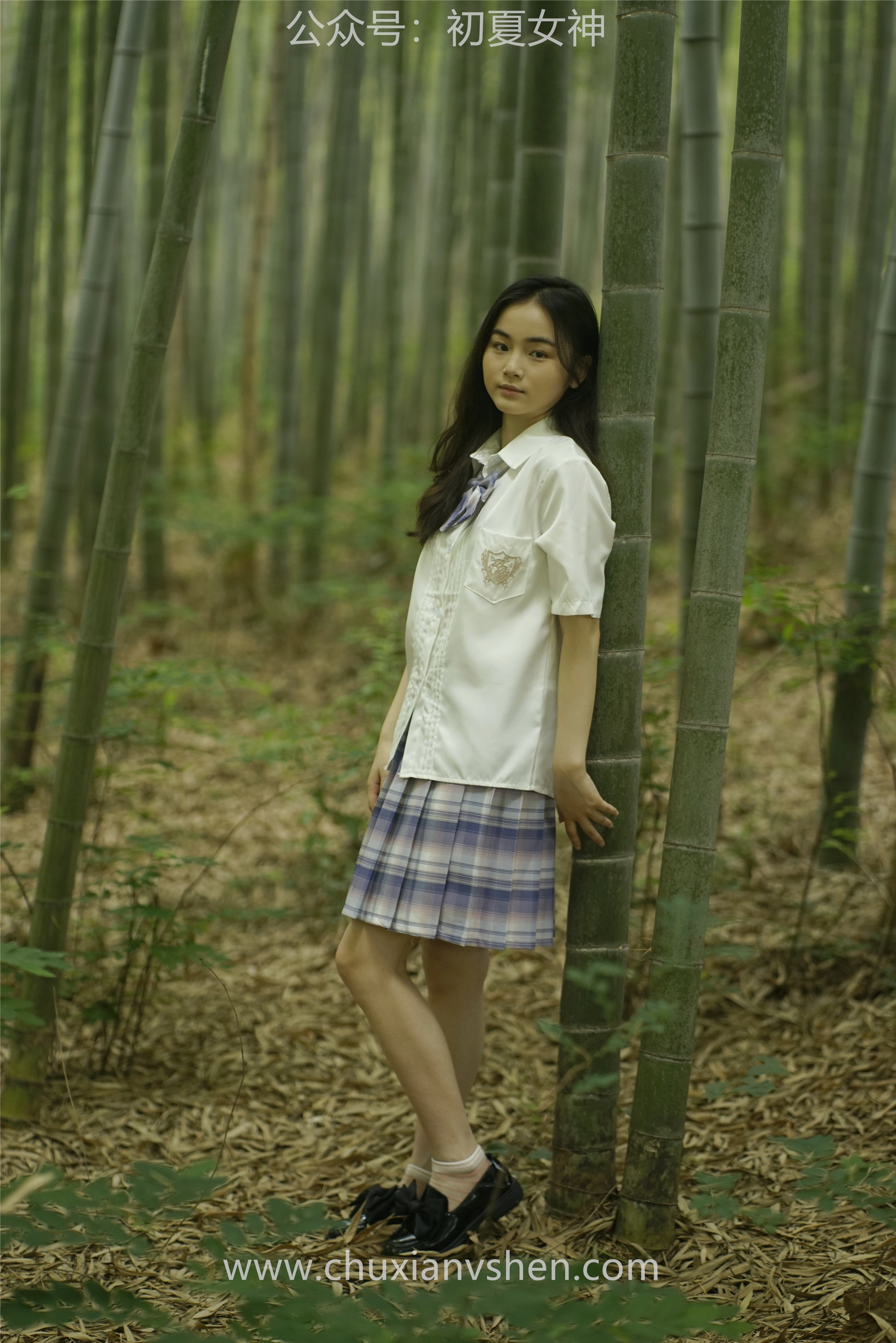 初夏女神 NO.076 十一 周末丛林 JK套搭配的袜子遭嫌弃[153P+1V／6.08GB]