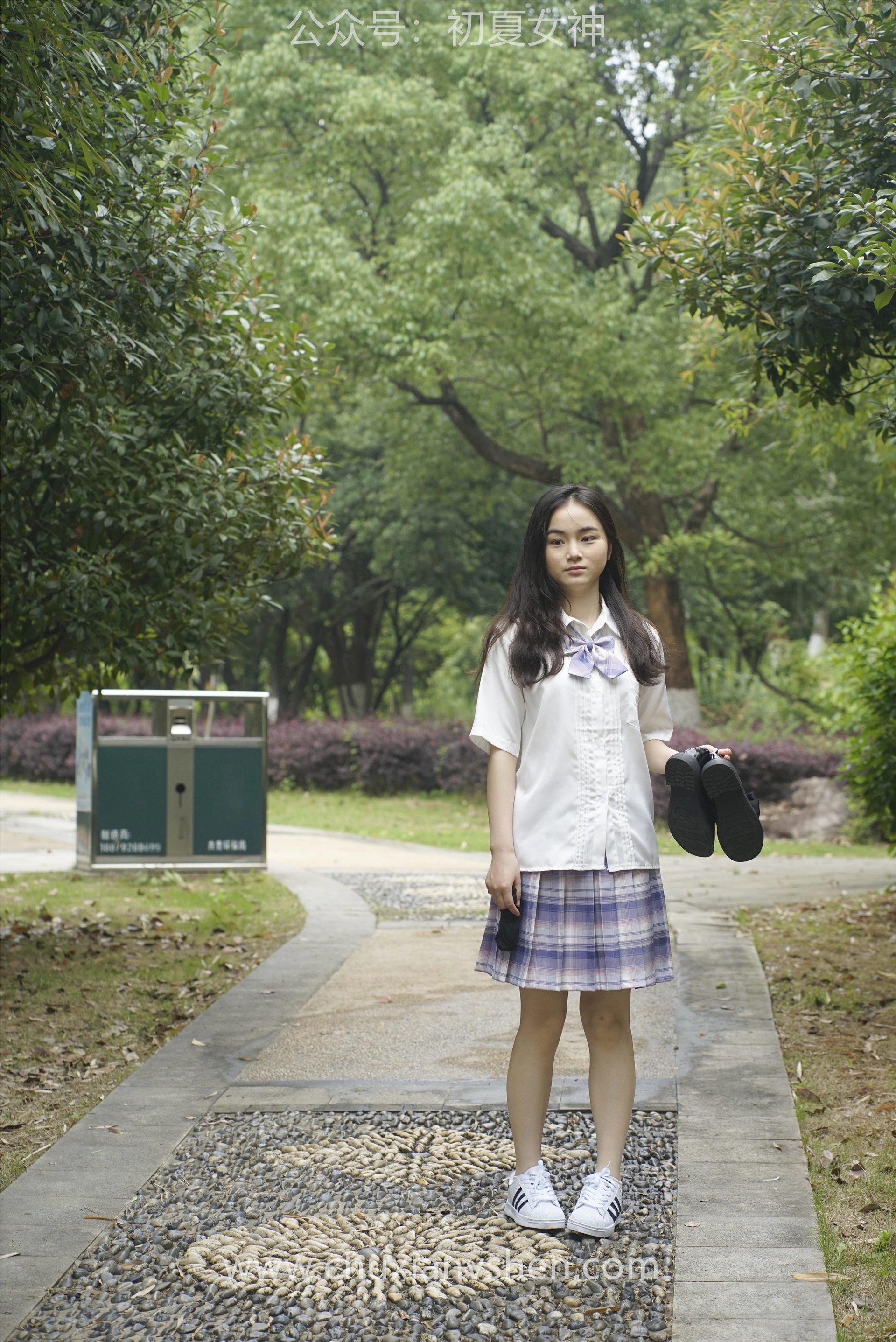初夏女神 NO.076 十一 周末丛林 JK套搭配的袜子遭嫌弃[153P+1V／6.08GB]