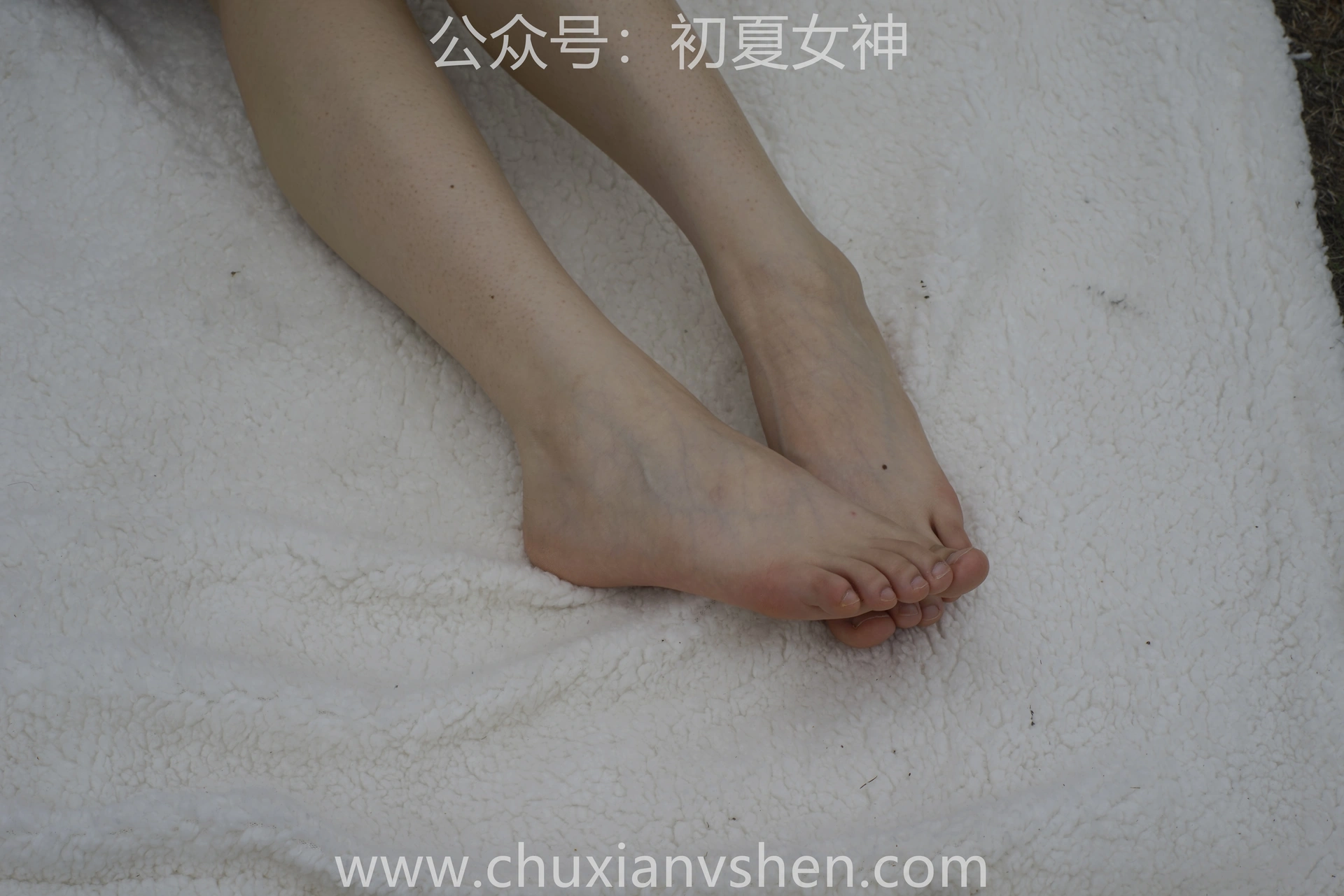 初夏女神 NO.076 十一 周末丛林 JK套搭配的袜子遭嫌弃[153P+1V／6.08GB]