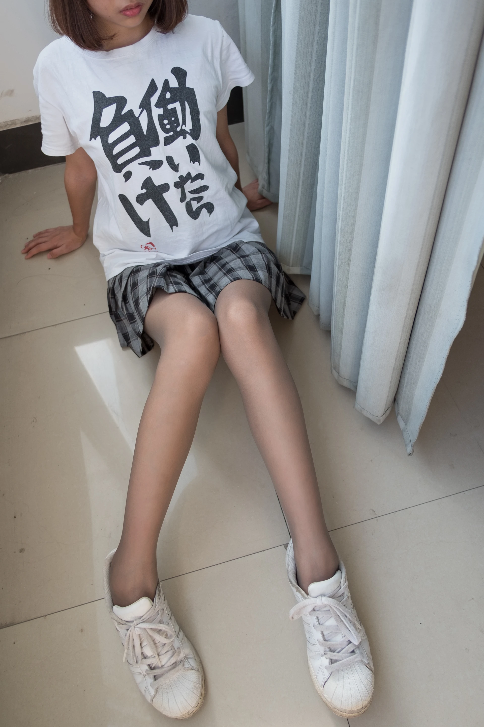 森萝财团 R15-037 [120P-700M]可爱, 森萝财团, 美腿, 美足, 黑丝