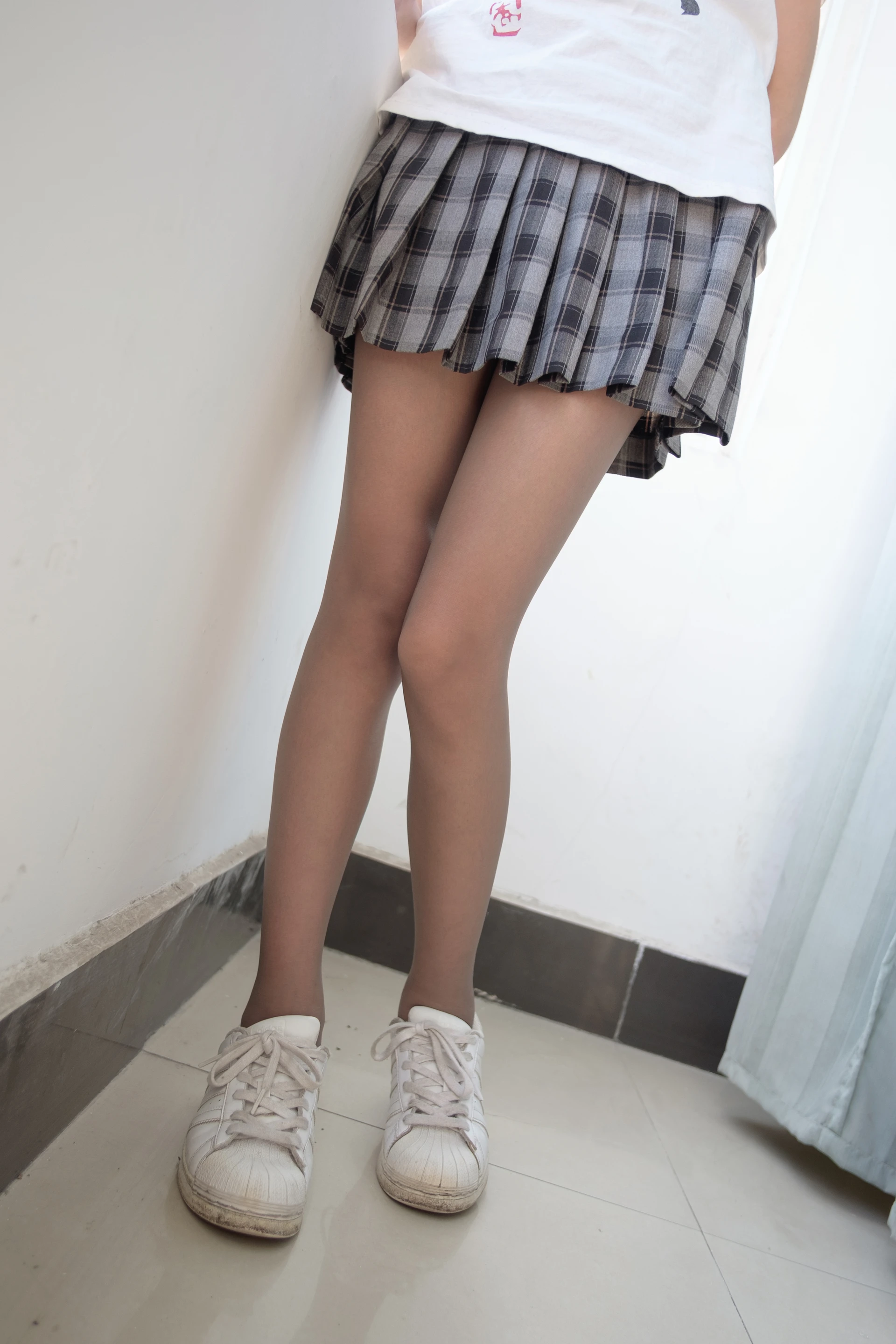森萝财团 R15-037 [120P-700M]可爱, 森萝财团, 美腿, 美足, 黑丝