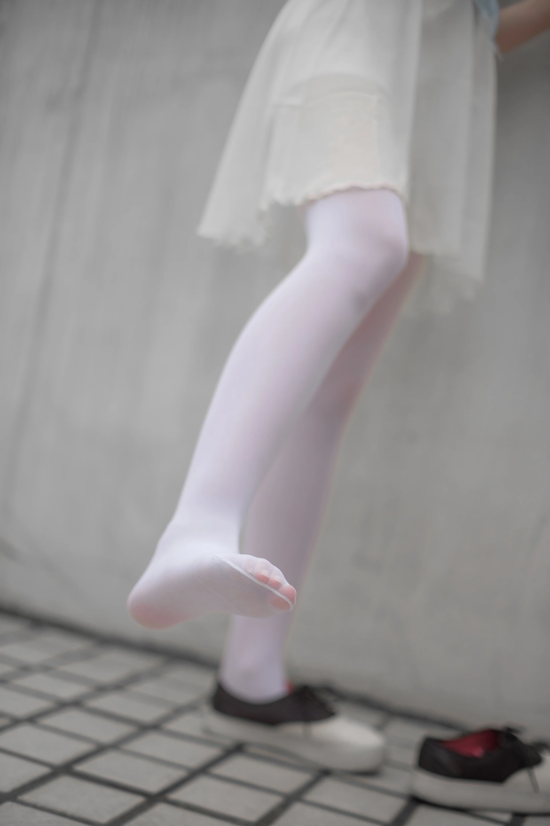 森萝财团 R15-007 [83P-503M]可爱, 森萝财团, 白丝, 美腿, 美足