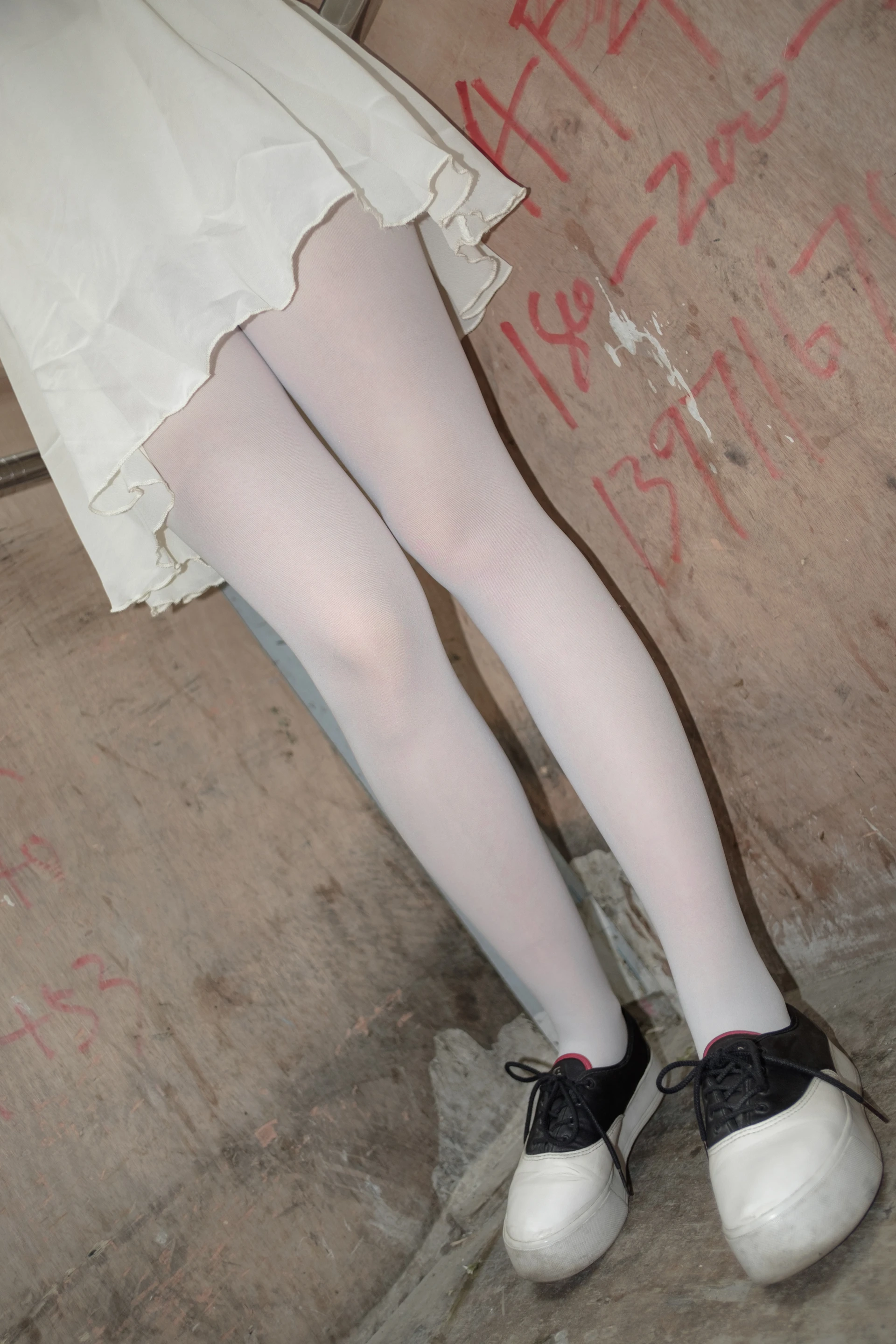 森萝财团 R15-007 [83P-503M]可爱, 森萝财团, 白丝, 美腿, 美足