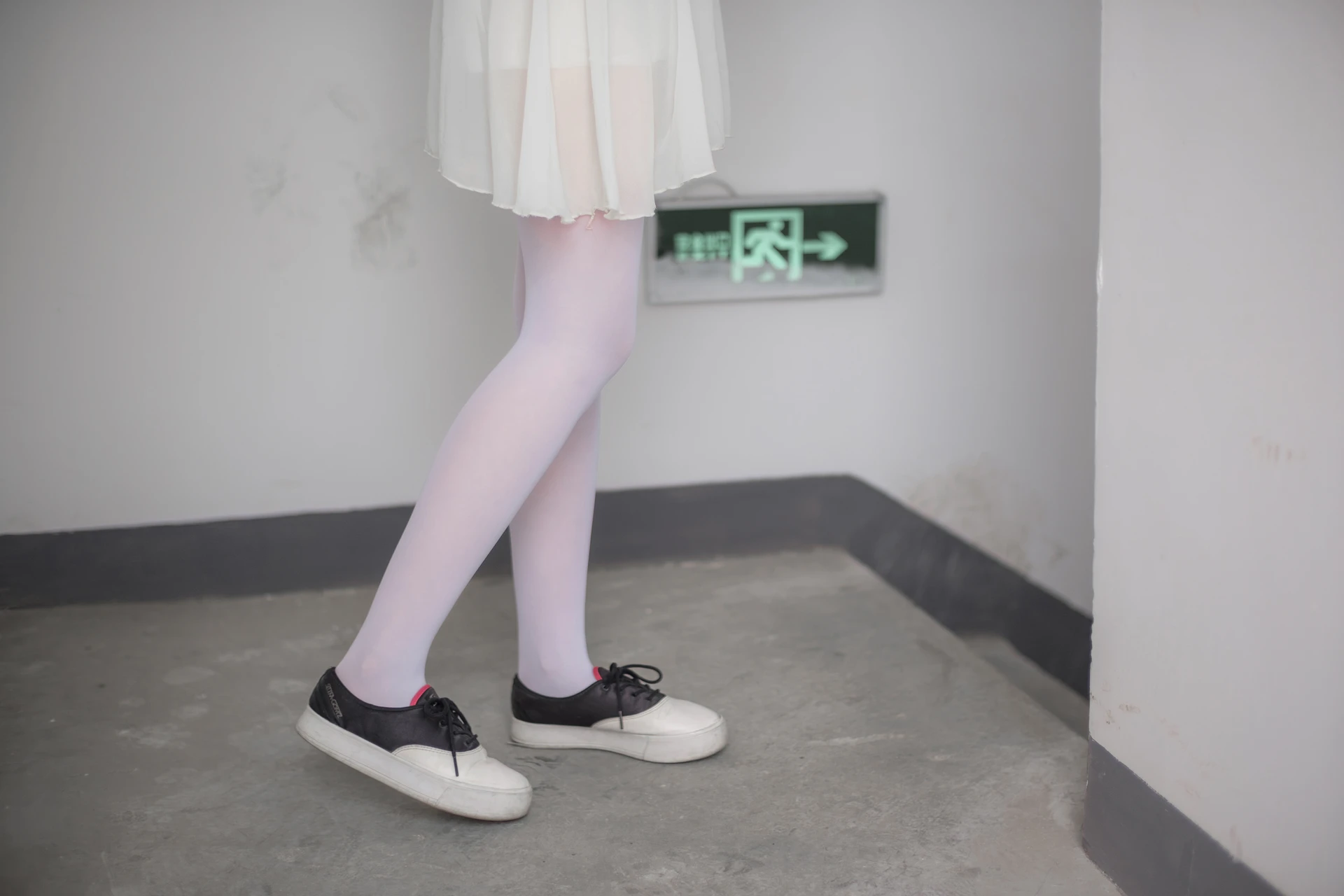 森萝财团 R15-007 [83P-503M]可爱, 森萝财团, 白丝, 美腿, 美足