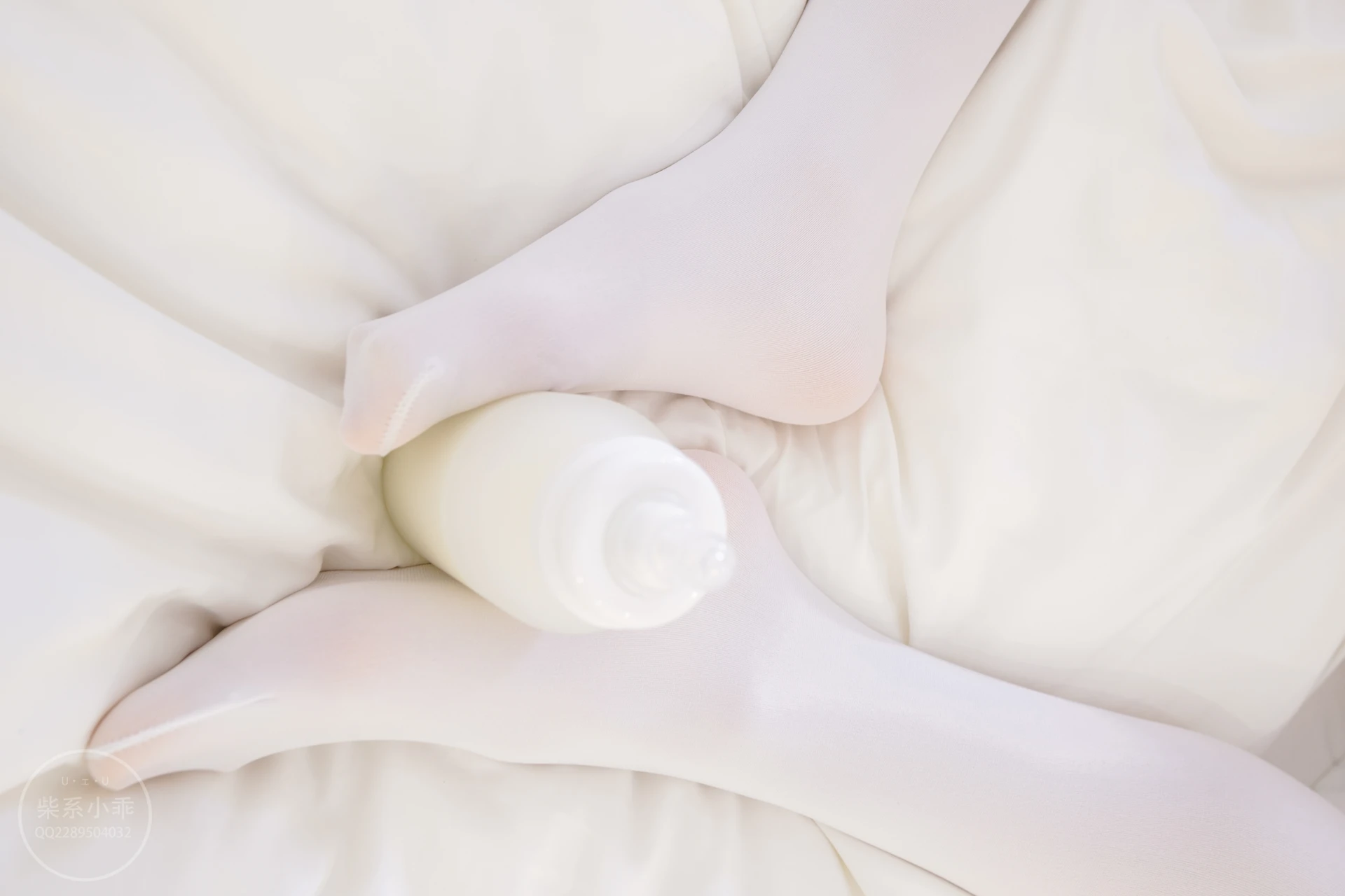 稚乖画册 体操服 白丝双马尾 赤西夜夜 [70P1V-1.6GB]体操服, 双马尾, 可爱, 白丝, 稚乖画册, 美腿, 美足, 赤西夜夜