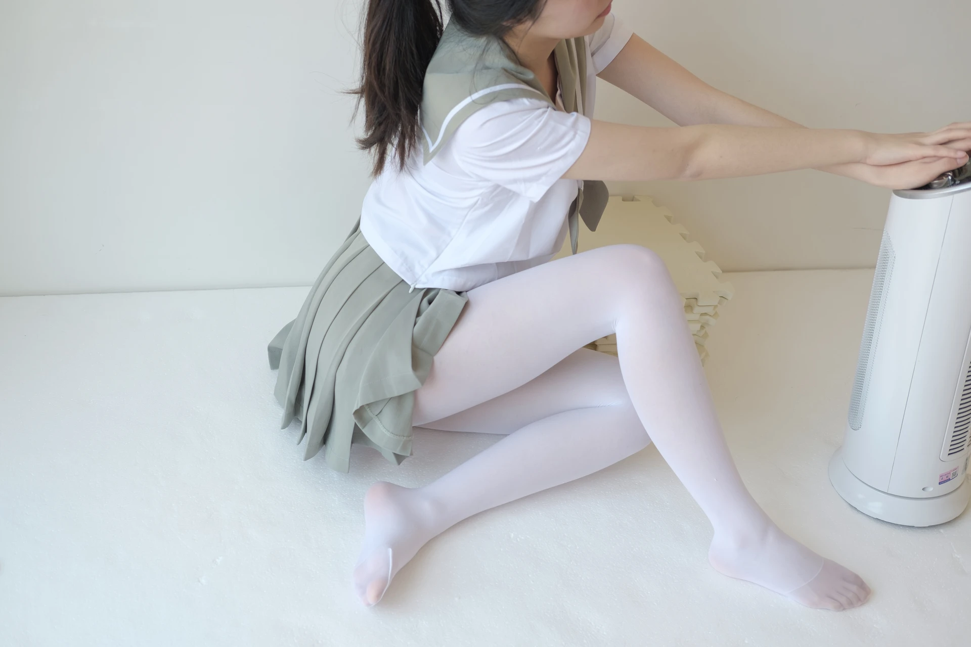 森萝财团 X-016 [136P1V-1.56G]校服, 森萝财团, 水手服, 白丝, 美腿