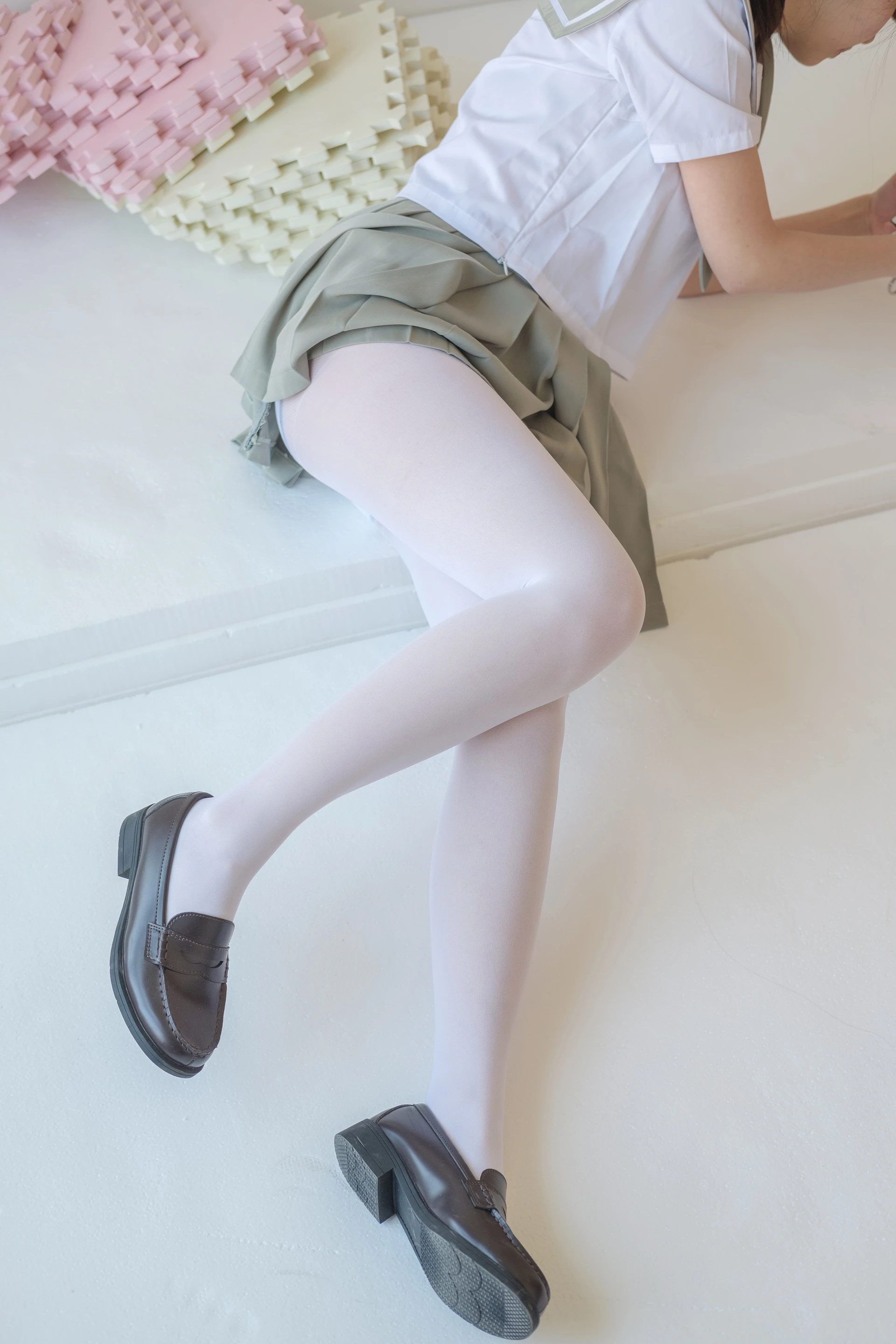 森萝财团 X-016 [136P1V-1.56G]校服, 森萝财团, 水手服, 白丝, 美腿