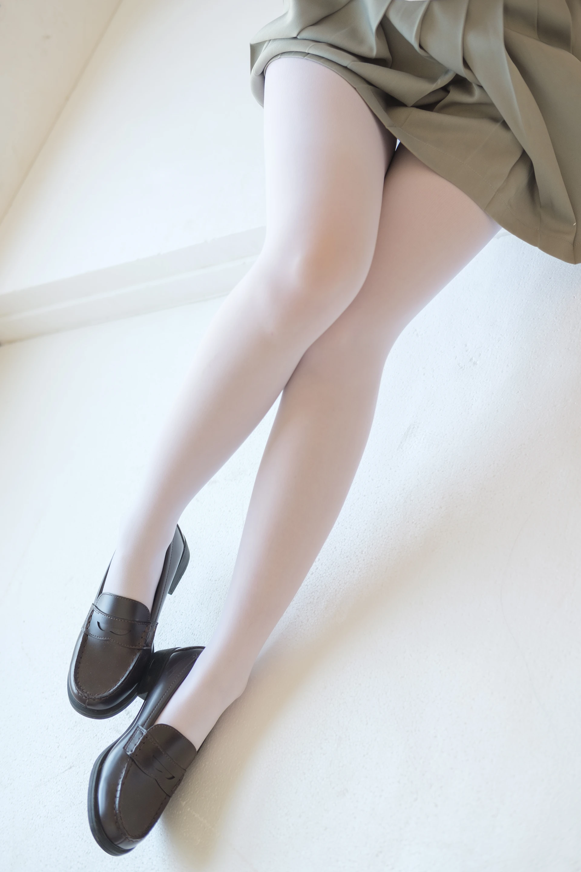 森萝财团 X-016 [136P1V-1.56G]校服, 森萝财团, 水手服, 白丝, 美腿