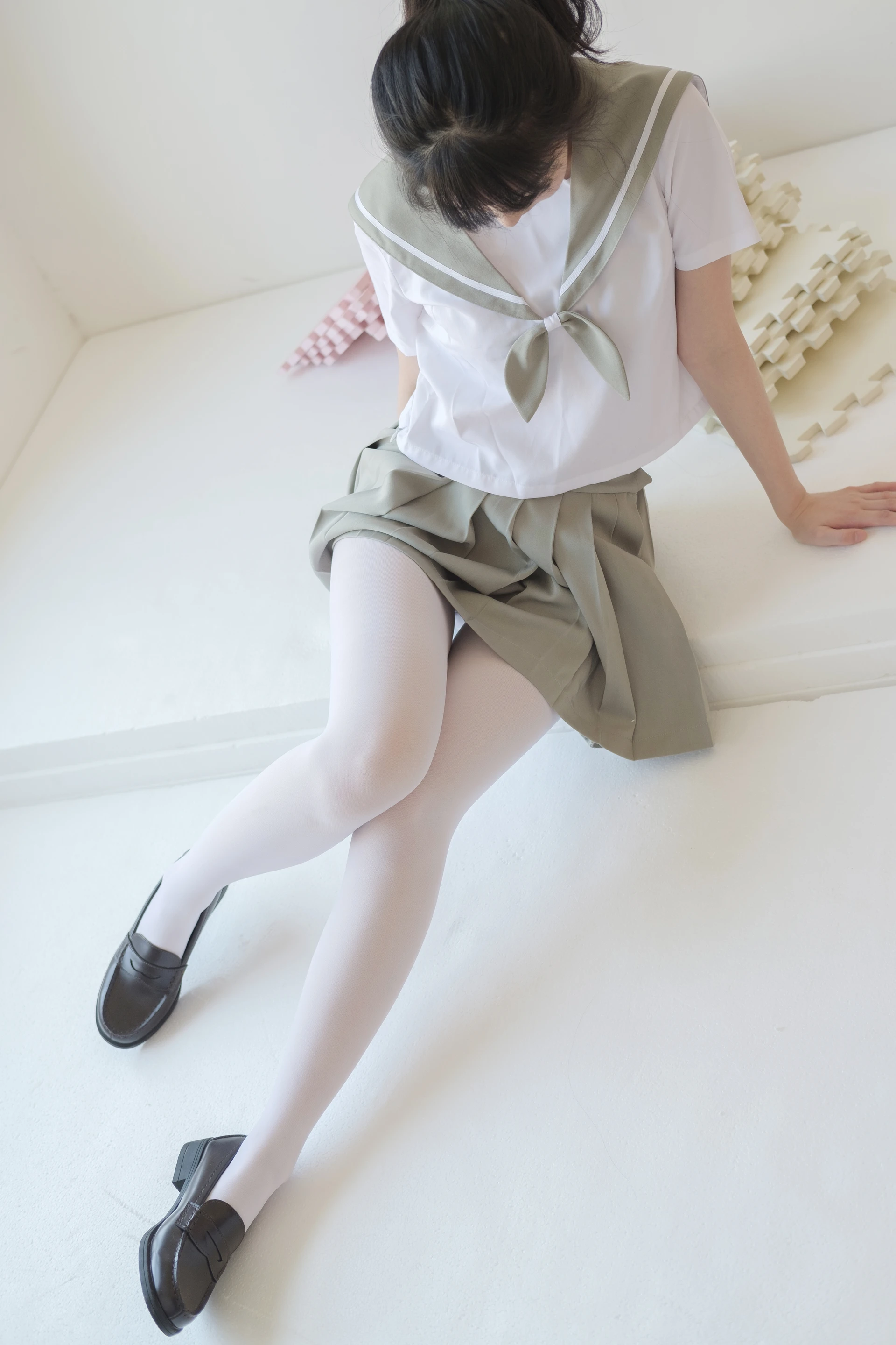 森萝财团 X-016 [136P1V-1.56G]校服, 森萝财团, 水手服, 白丝, 美腿