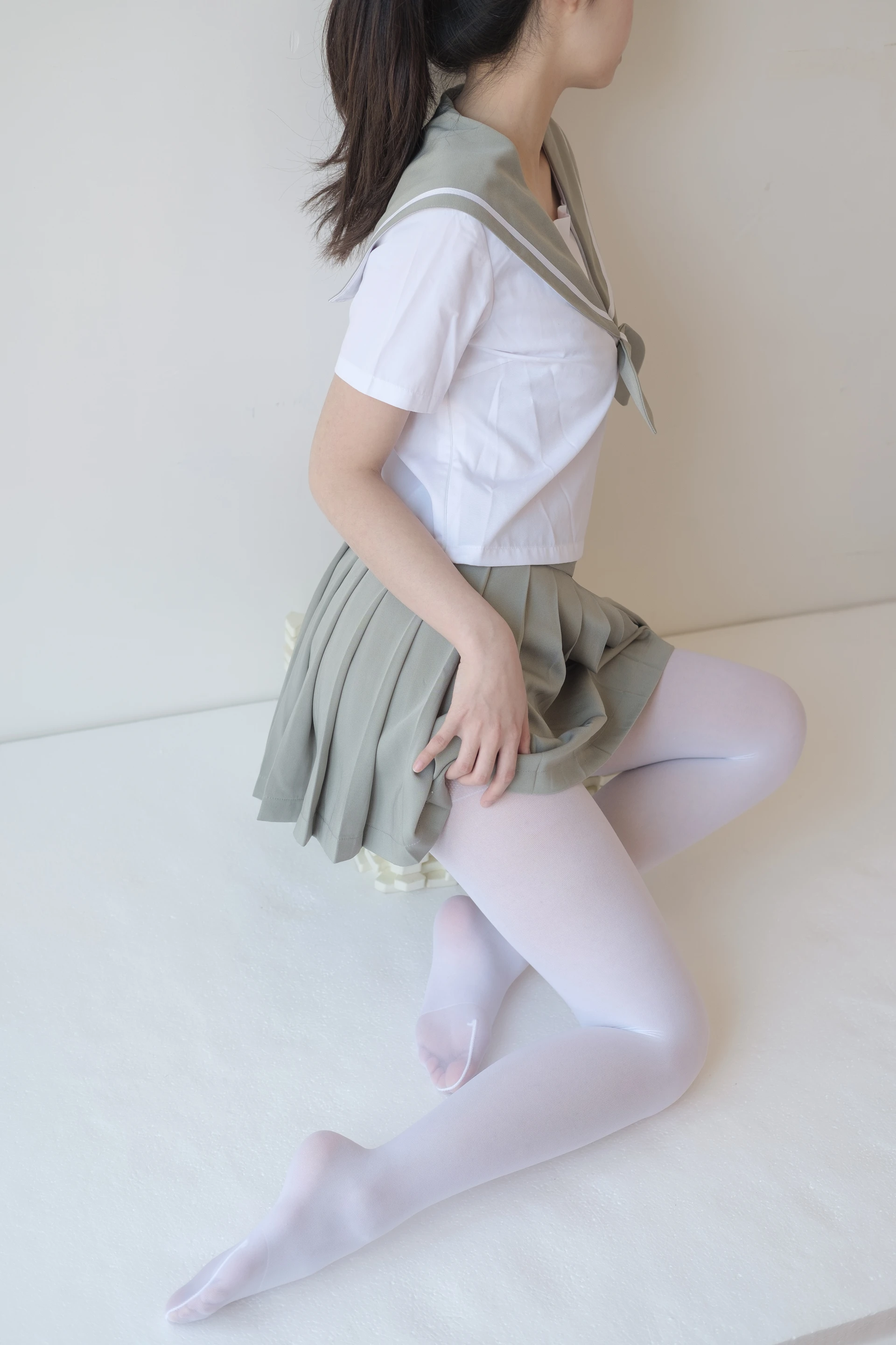 森萝财团 X-016 [136P1V-1.56G]校服, 森萝财团, 水手服, 白丝, 美腿