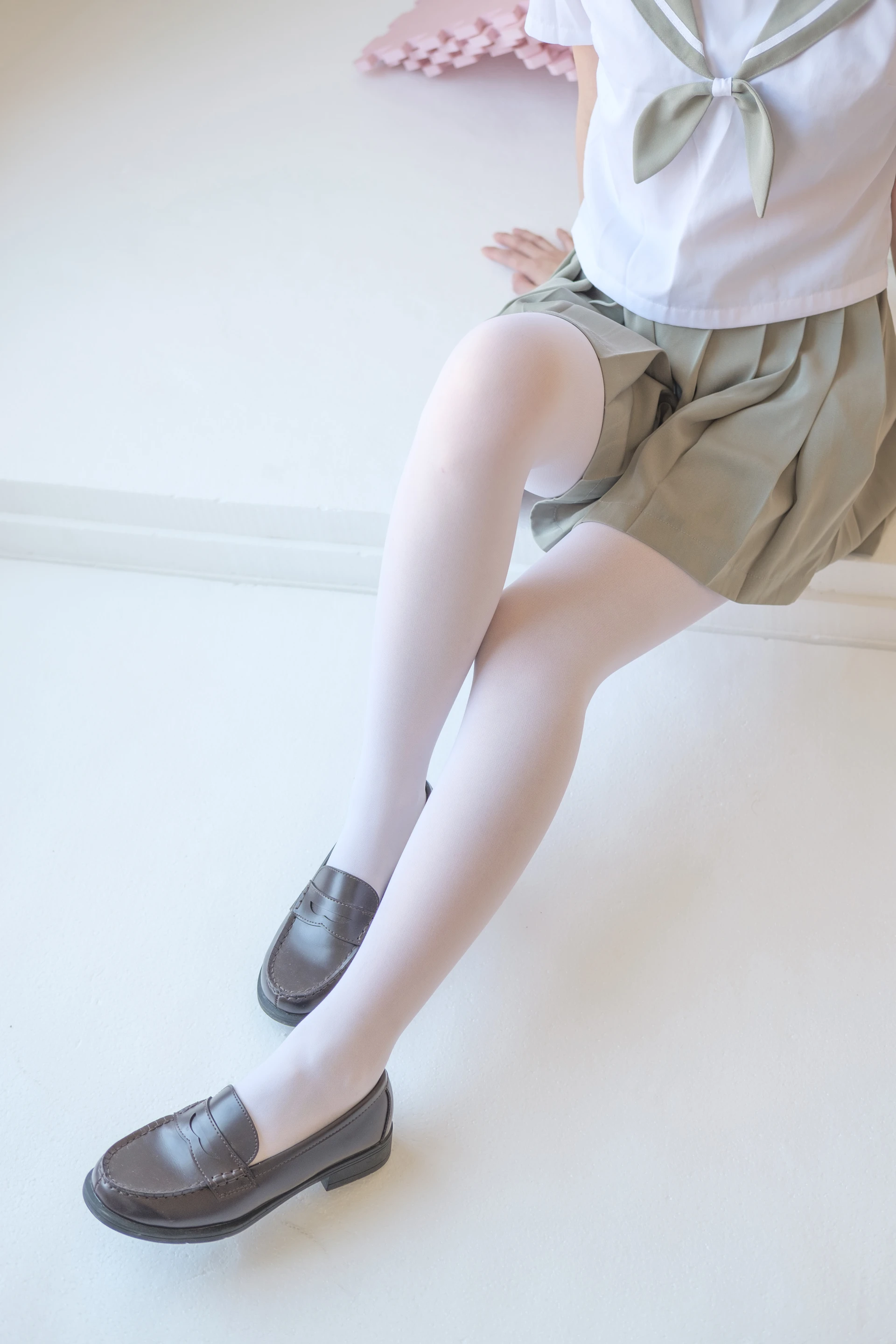 森萝财团 X-016 [136P1V-1.56G]校服, 森萝财团, 水手服, 白丝, 美腿