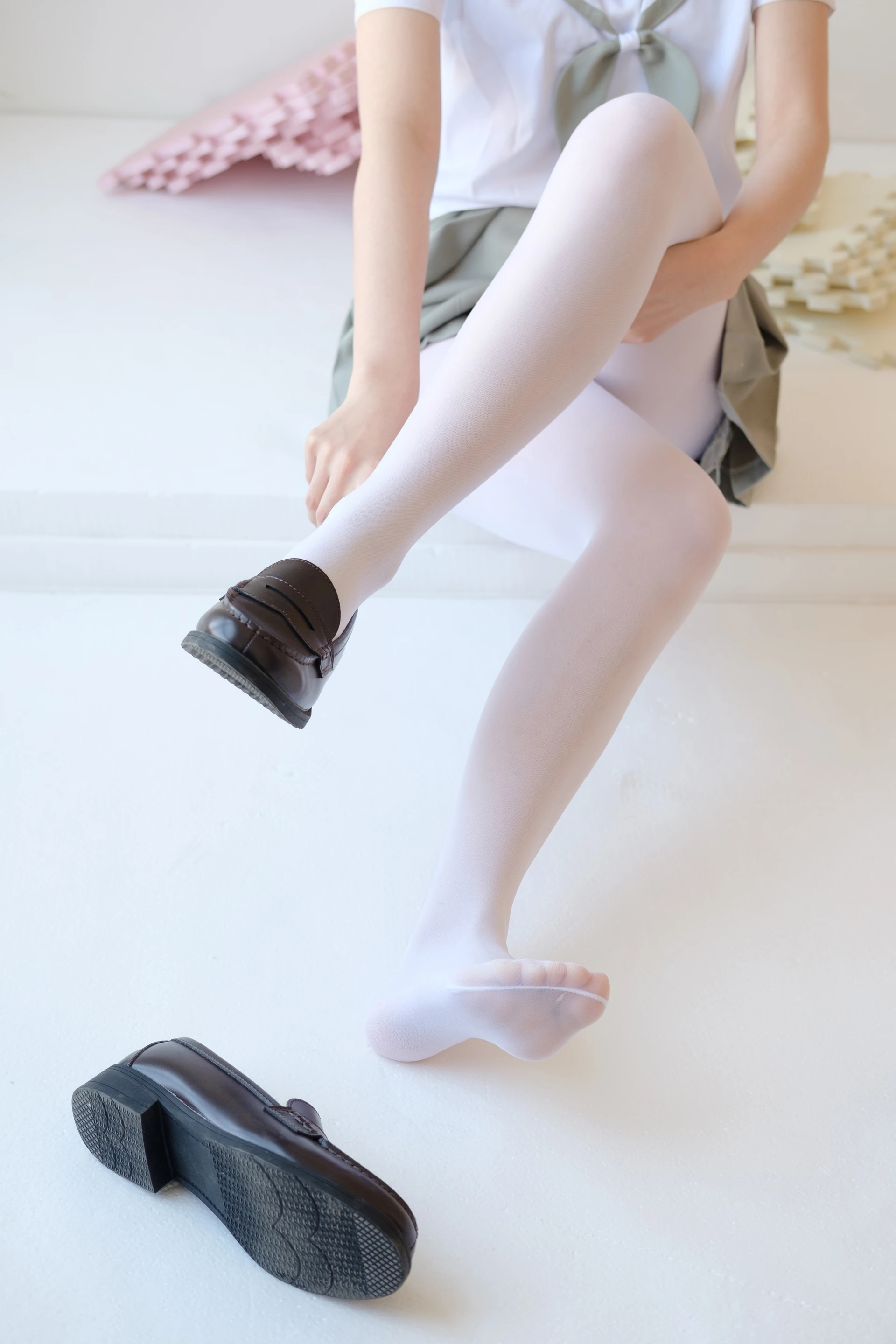 森萝财团 X-016 [136P1V-1.56G]校服, 森萝财团, 水手服, 白丝, 美腿