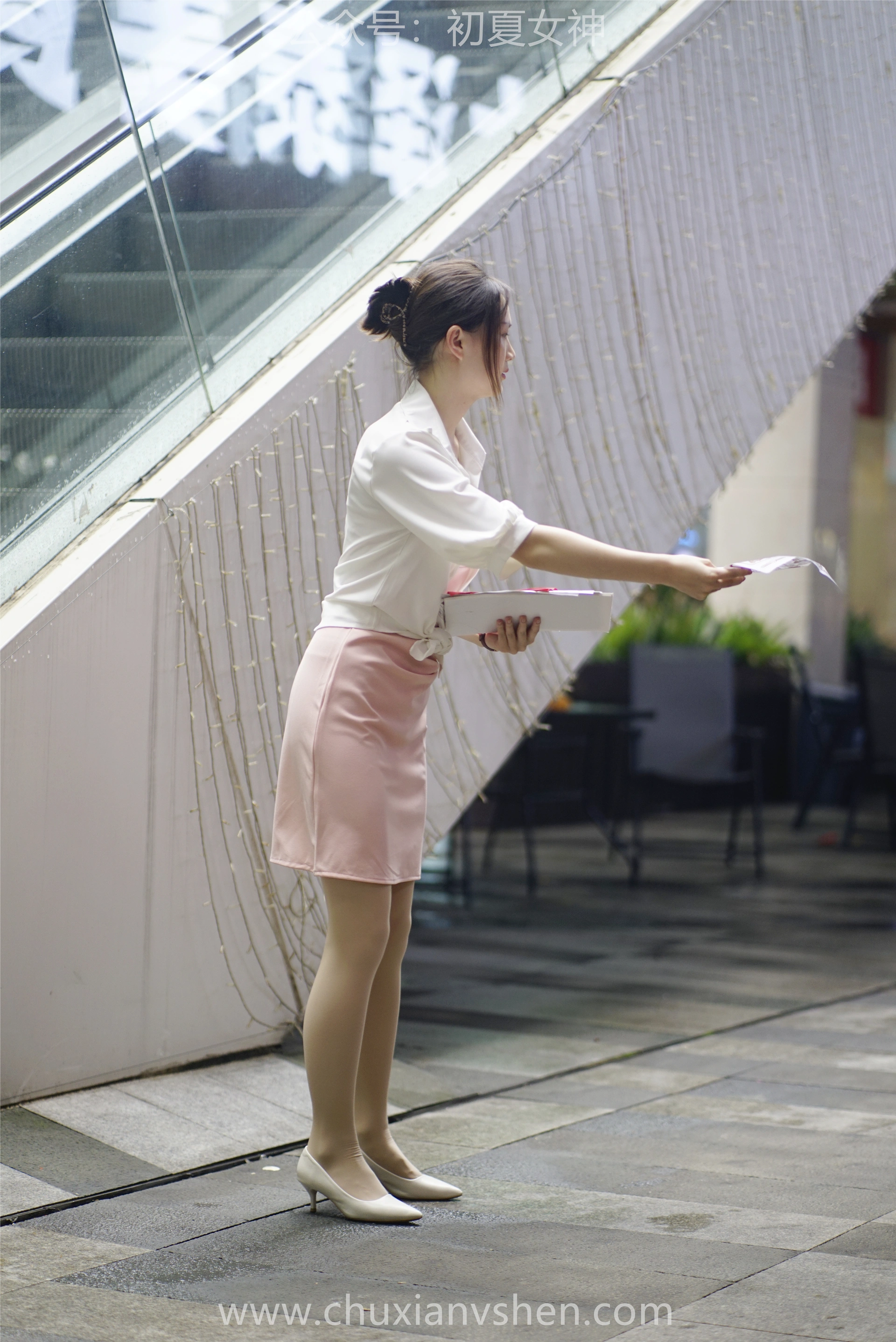 初夏女神 NO.066 大发 周末兼职[226P+1V／7.36GB]