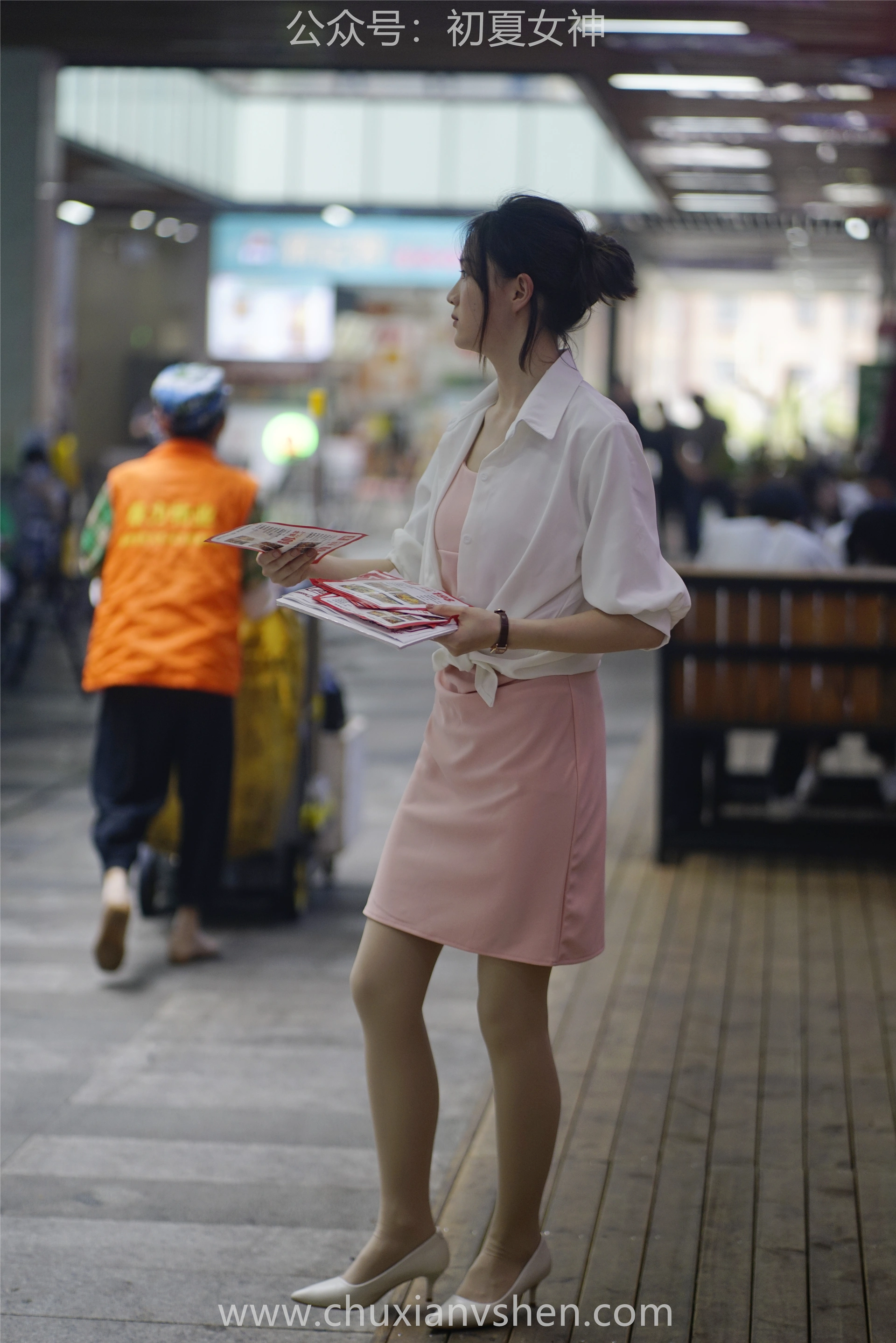 初夏女神 NO.066 大发 周末兼职[226P+1V／7.36GB]