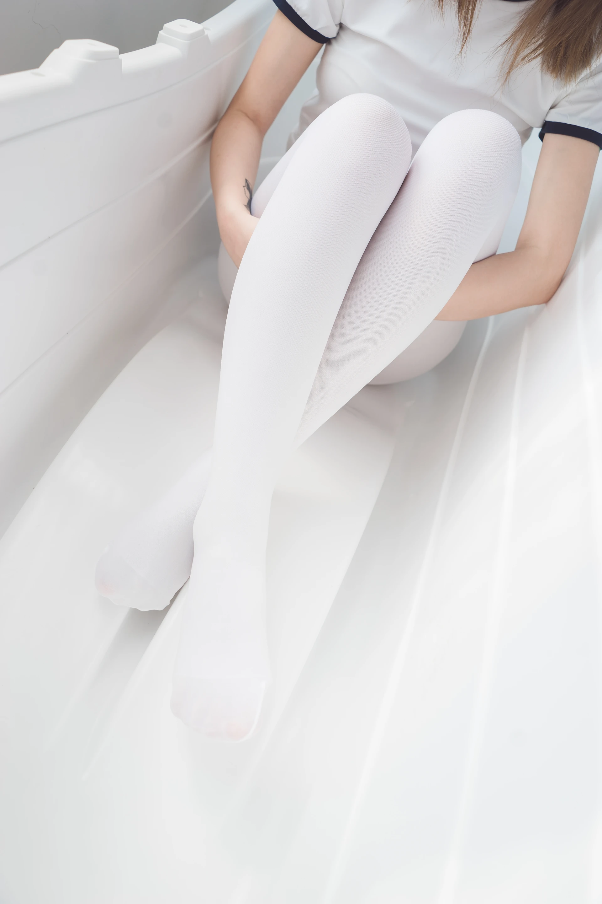 森萝财团 BETA-031-X [48P1V-265M]森萝财团, 死库水, 白丝, 美腿, 美足