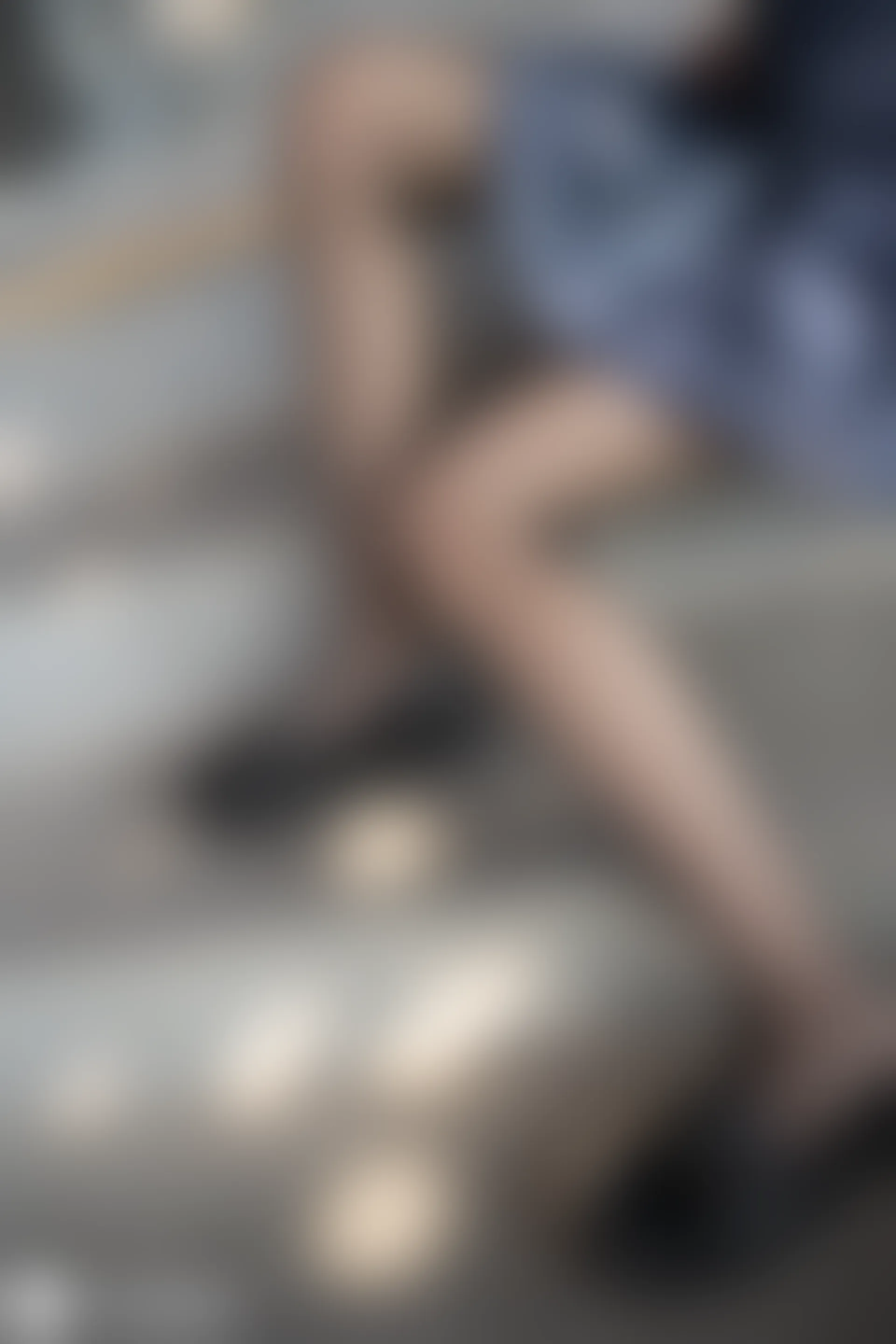 D53.007 楼梯上的黑丝 [40P-112MB]