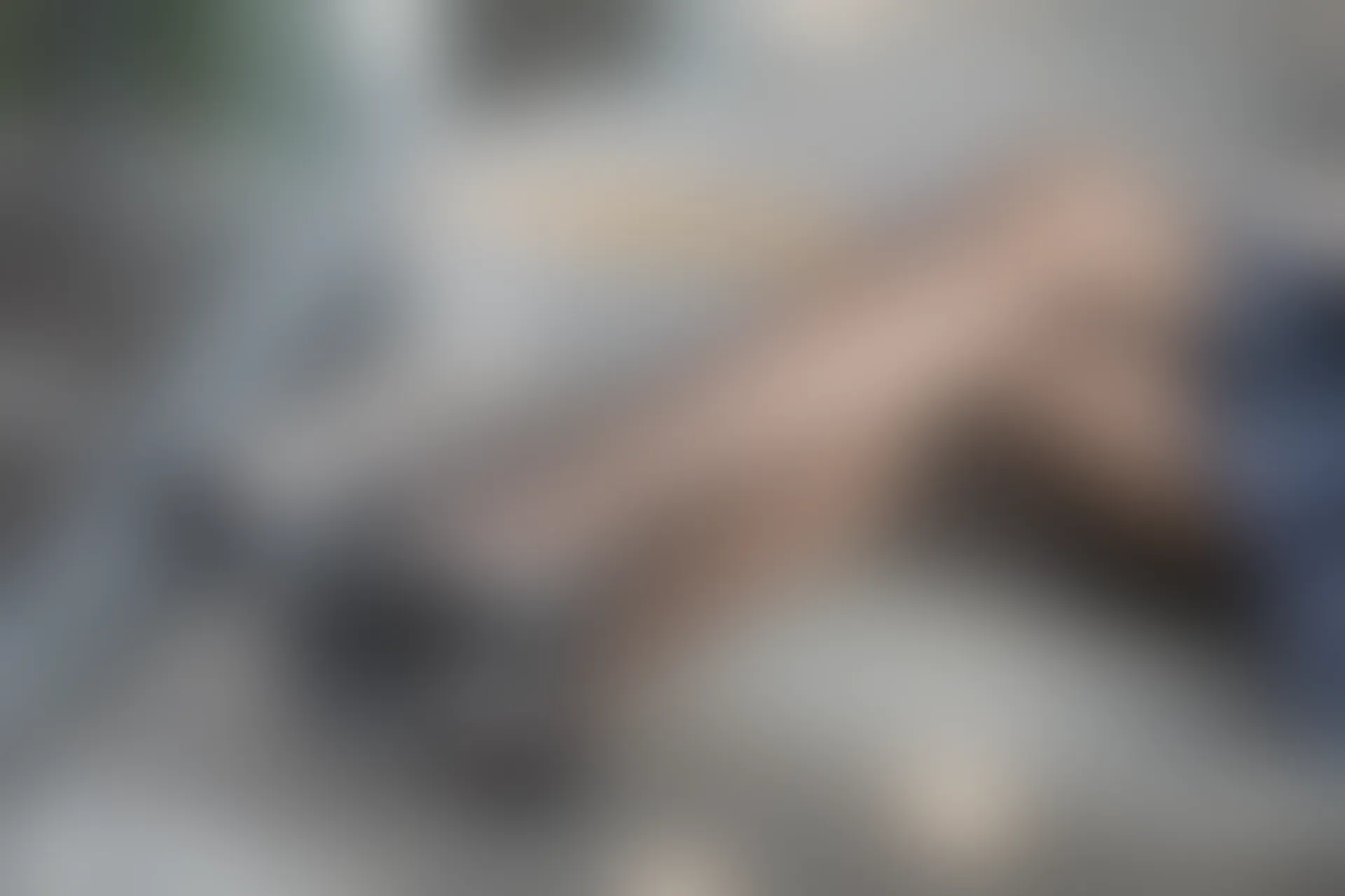 D53.007 楼梯上的黑丝 [40P-112MB]