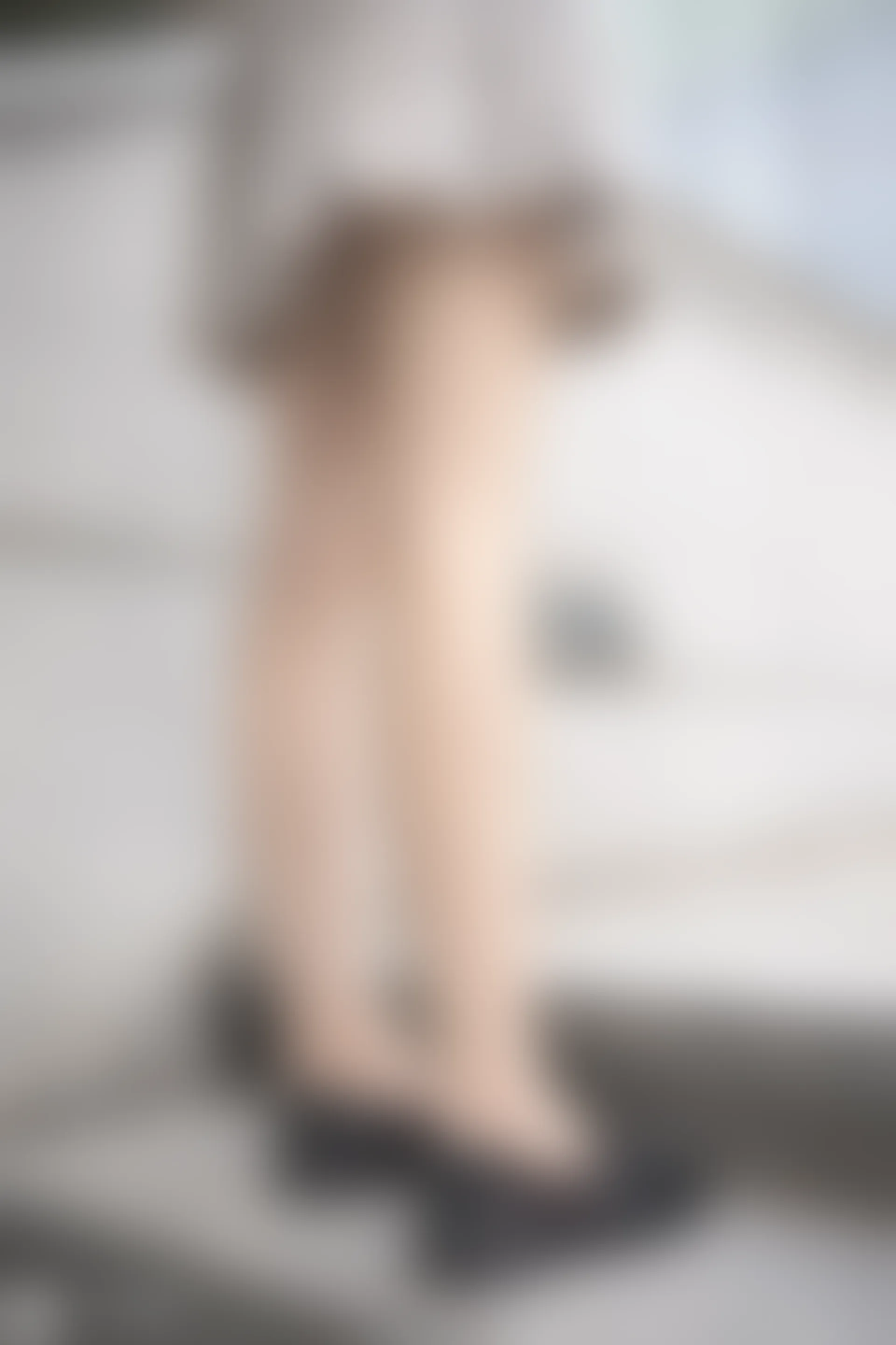 C19.004 楼梯上的果腿格裙 [40P-96MB]