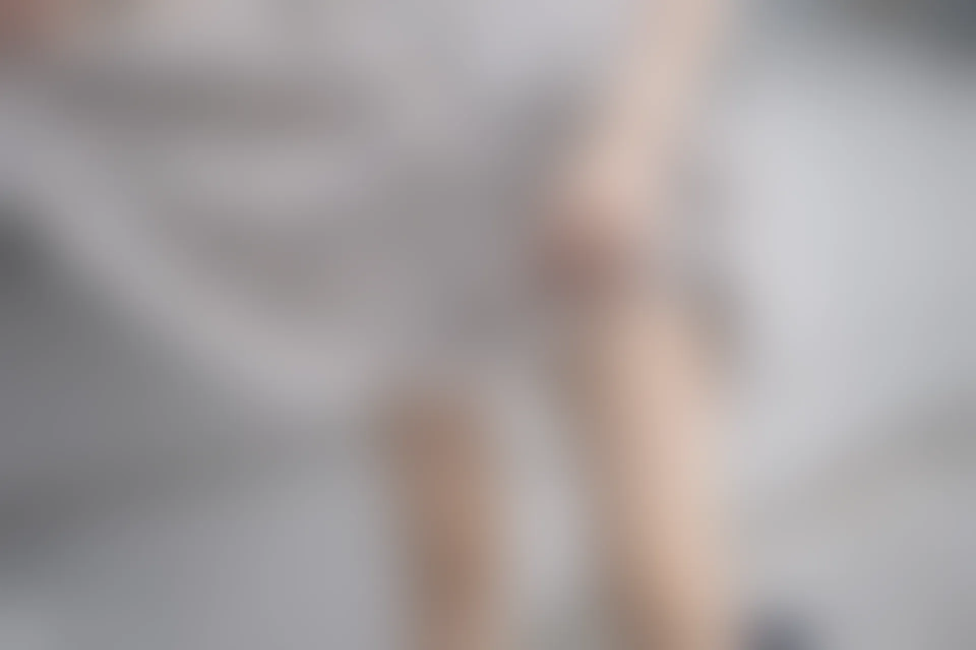 C19.004 楼梯上的果腿格裙 [40P-96MB]