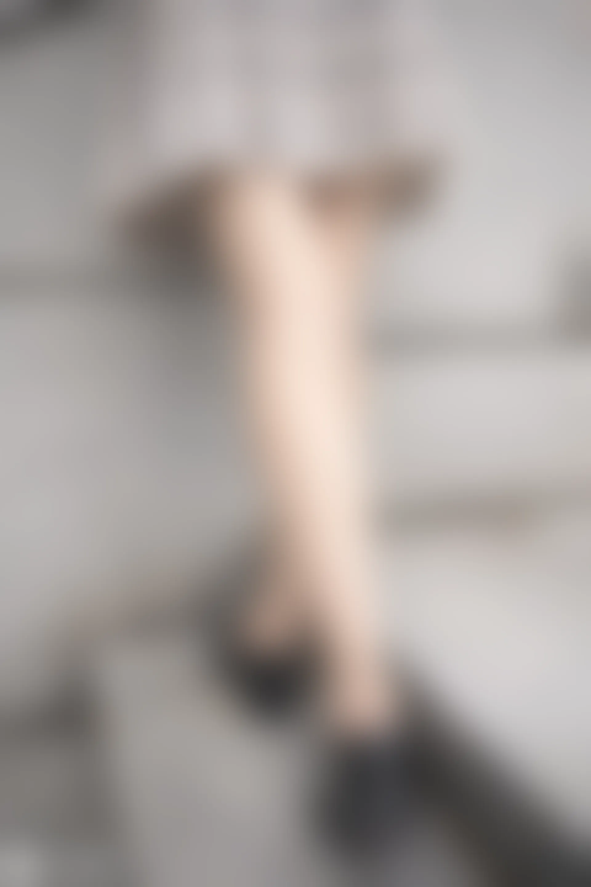 C19.004 楼梯上的果腿格裙 [40P-96MB]