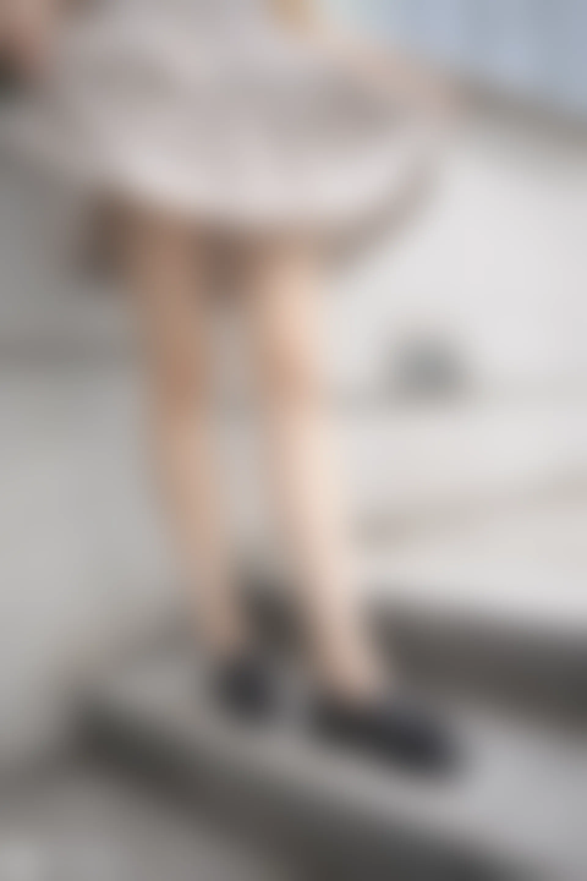 C19.004 楼梯上的果腿格裙 [40P-96MB]