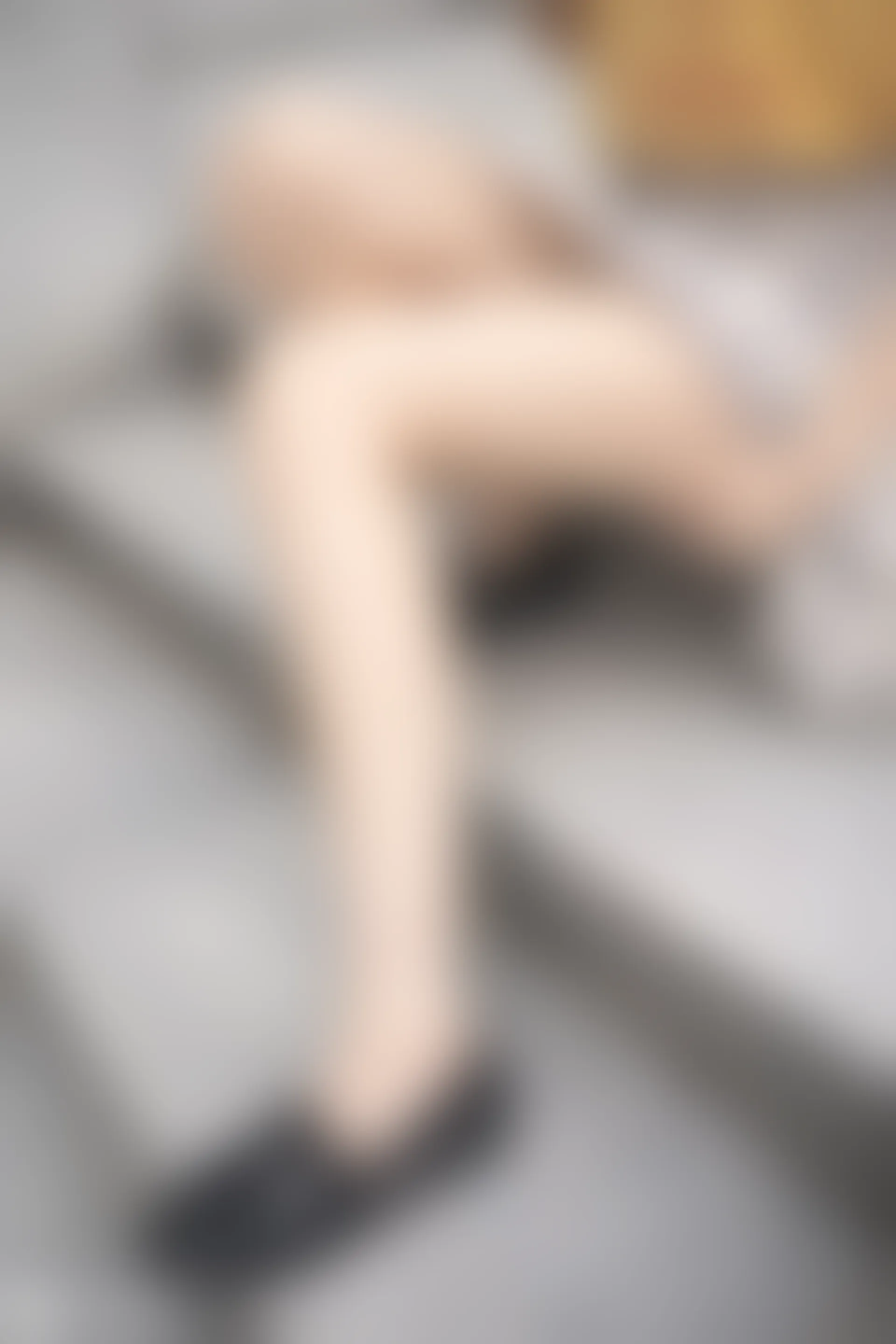 C19.004 楼梯上的果腿格裙 [40P-96MB]