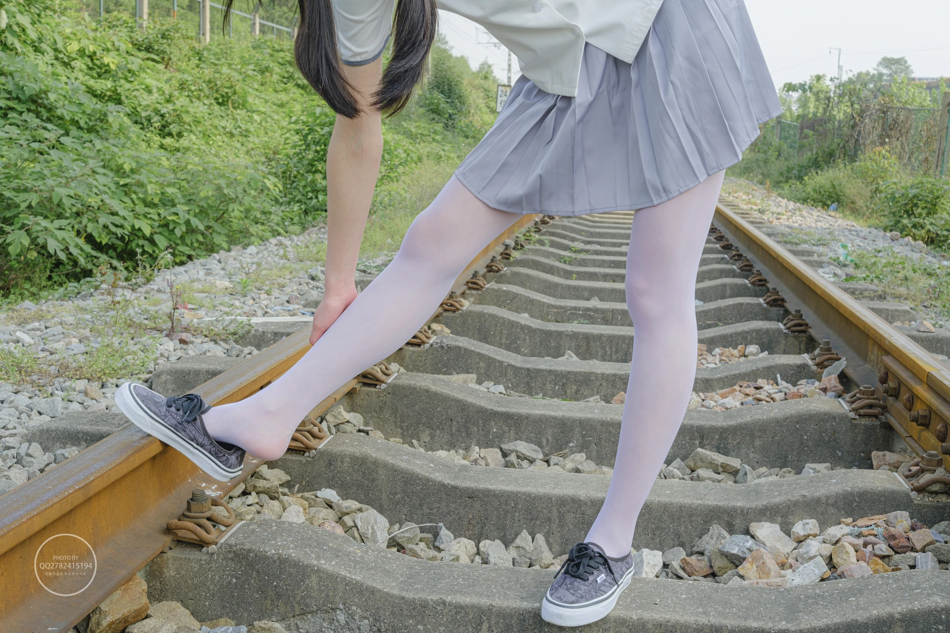 森萝财团 有料-38 户外铁路 白丝JK [60P-763.9MB]JK, JK制服, 制服, 有料, 森萝财团, 白丝, 美腿, 美足