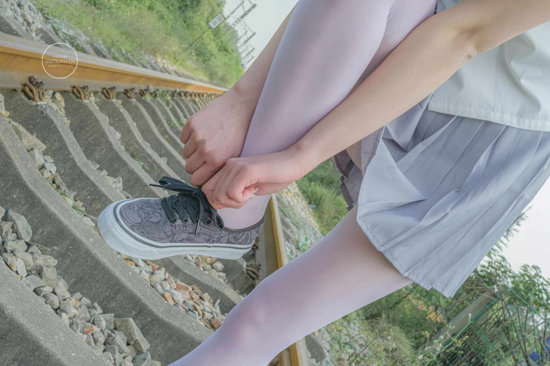 森萝财团 有料-38 户外铁路 白丝JK [60P-763.9MB]JK, JK制服, 制服, 有料, 森萝财团, 白丝, 美腿, 美足