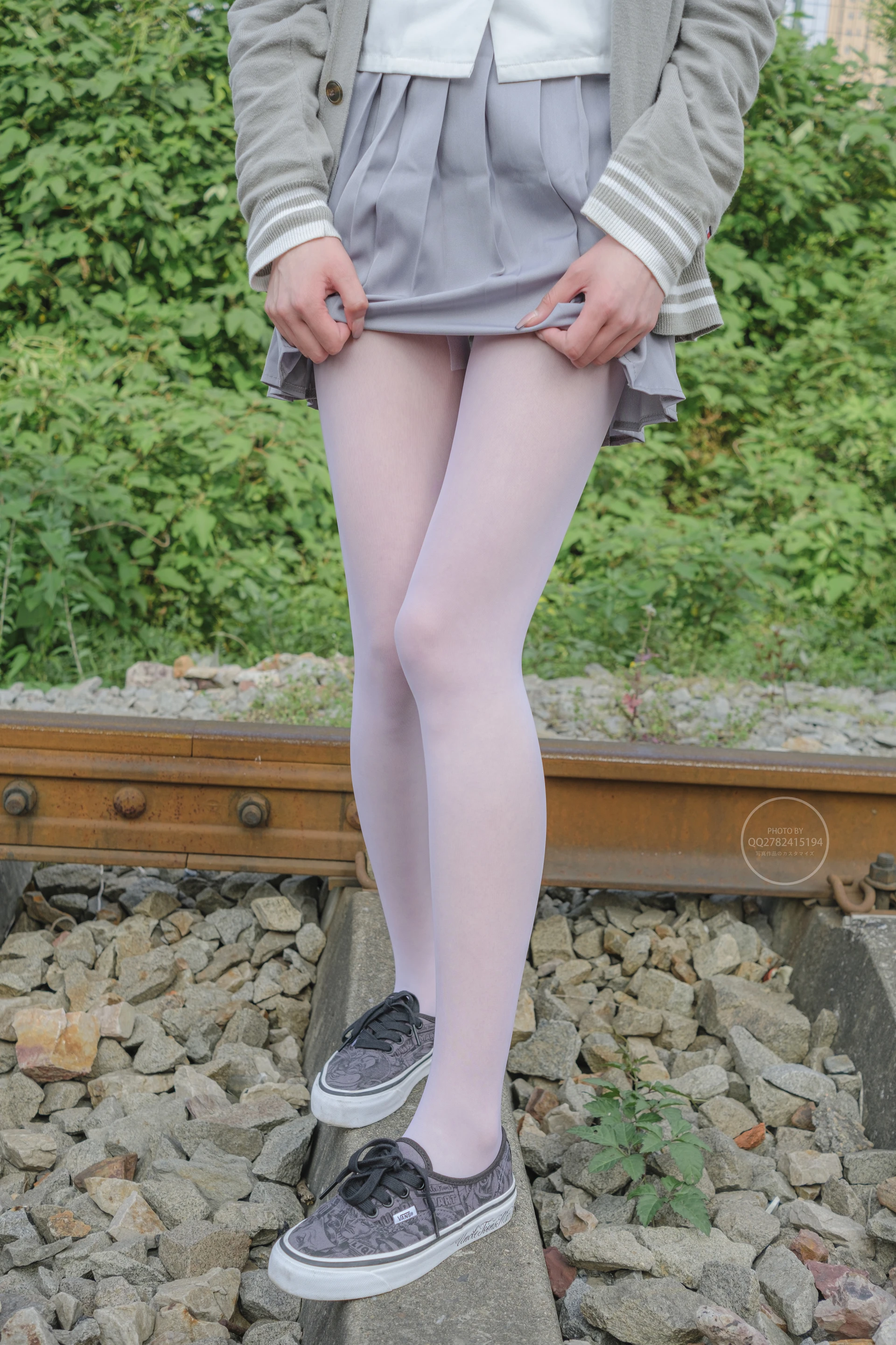 森萝财团 有料-38 户外铁路 白丝JK [60P-763.9MB]JK, JK制服, 制服, 有料, 森萝财团, 白丝, 美腿, 美足