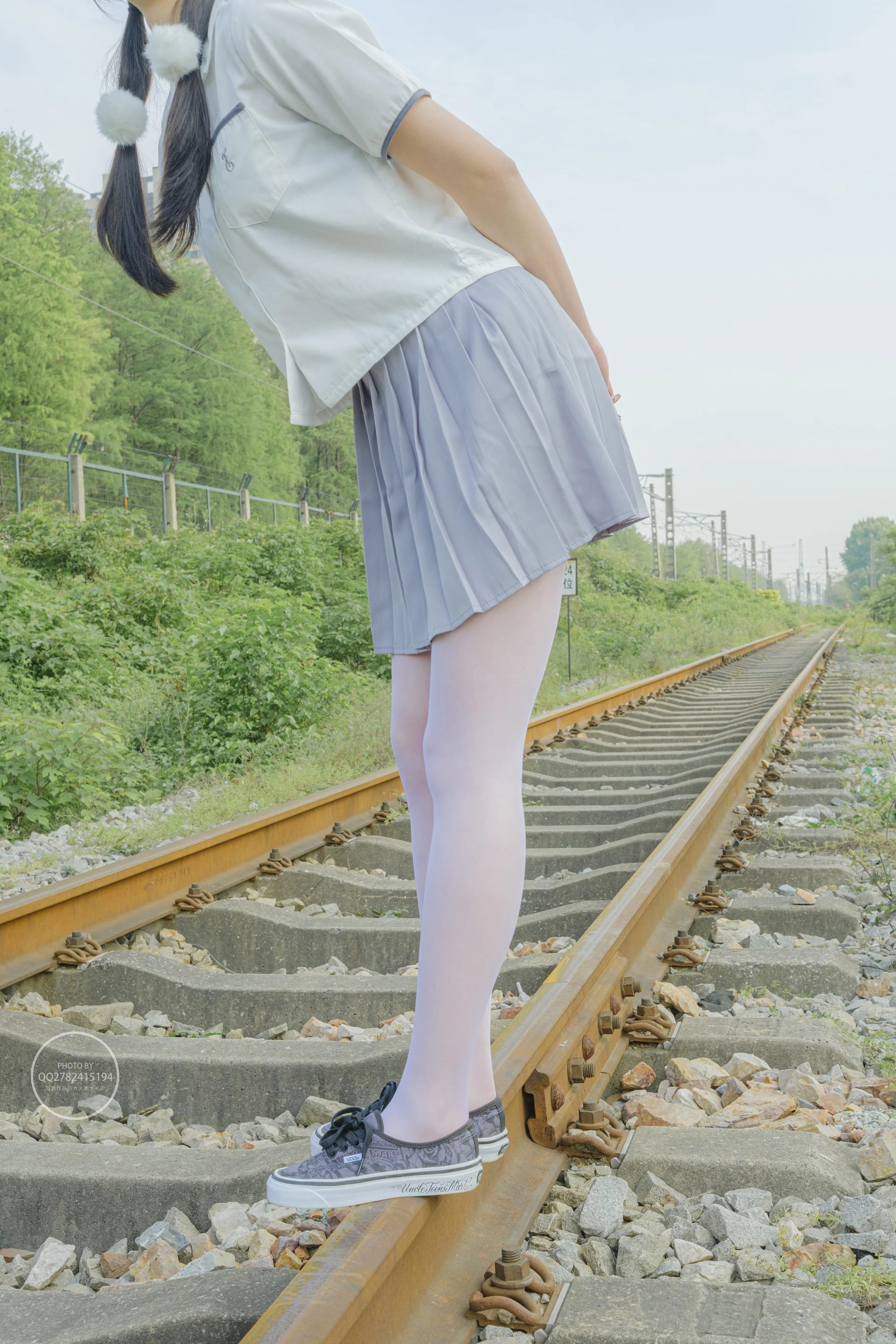 森萝财团 有料-38 户外铁路 白丝JK [60P-763.9MB]JK, JK制服, 制服, 有料, 森萝财团, 白丝, 美腿, 美足
