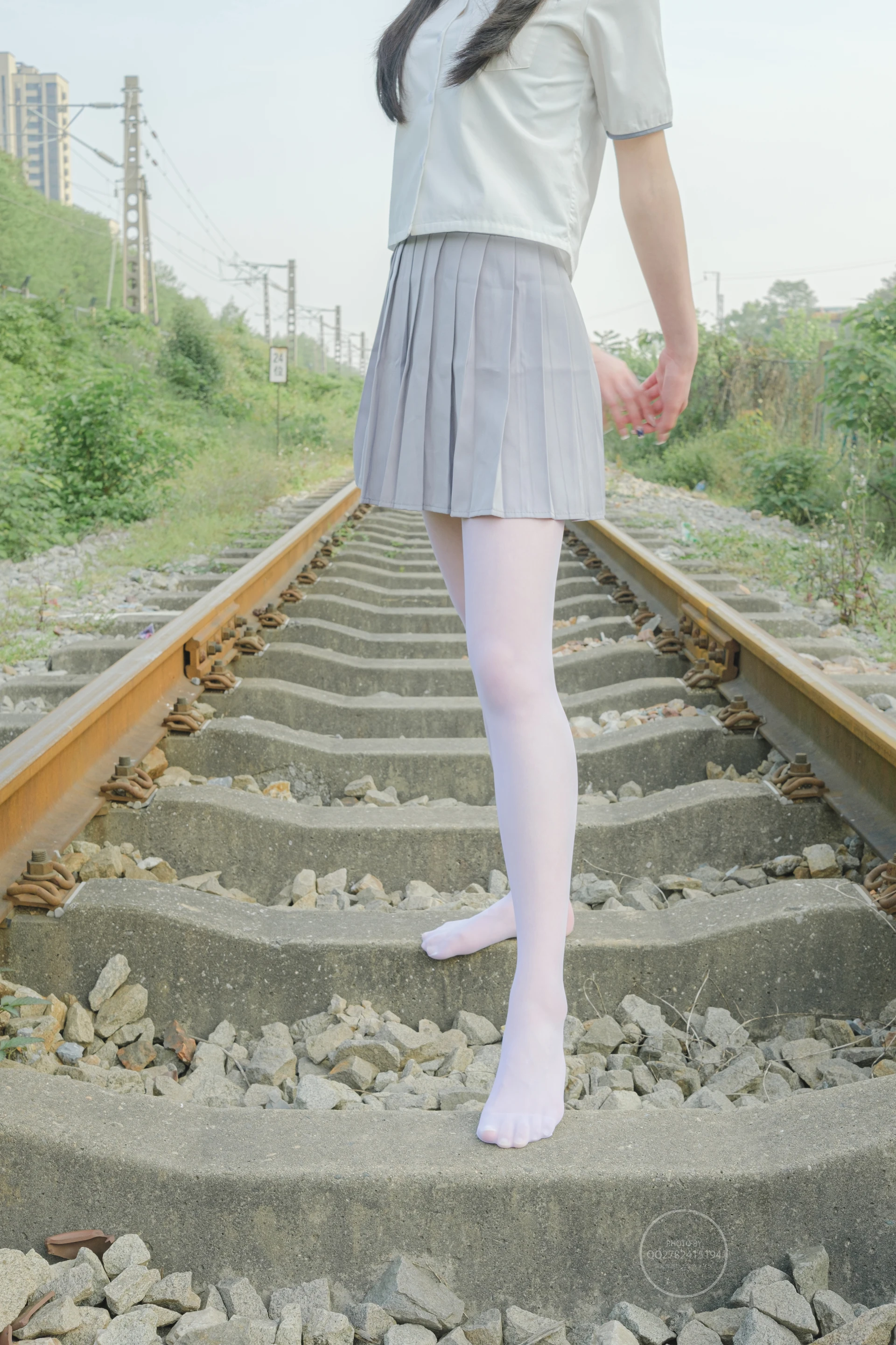 森萝财团 有料-38 户外铁路 白丝JK [60P-763.9MB]JK, JK制服, 制服, 有料, 森萝财团, 白丝, 美腿, 美足