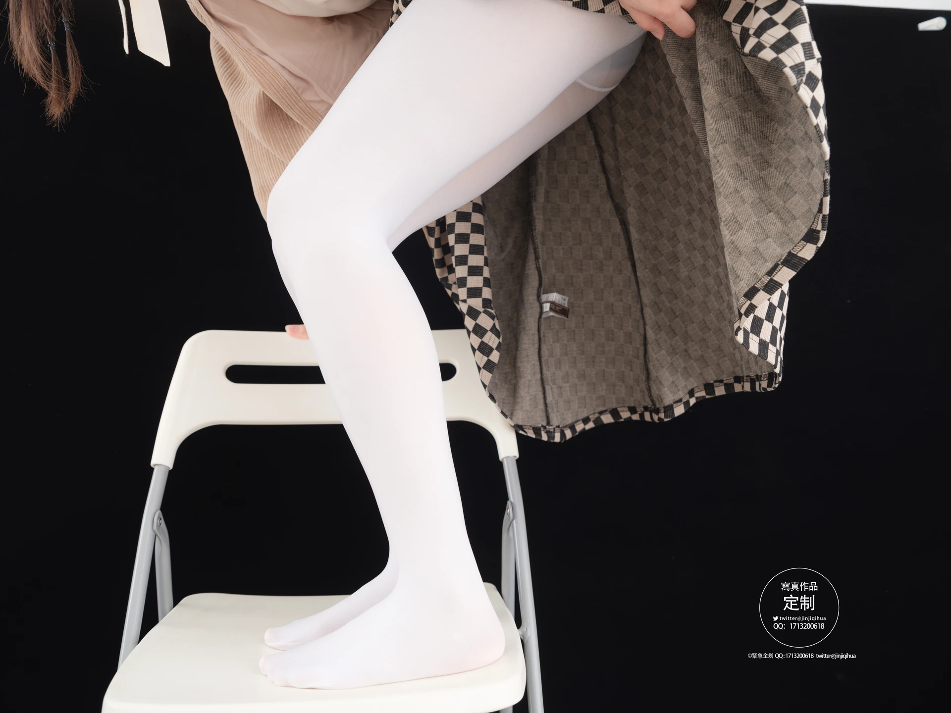 紧急企划 EX.007 见希w JK制服白丝高跟鞋 [88P1V-3.45GB]JK制服, 白丝, 紧急企划, 美腿, 美足, 见希w, 高跟鞋