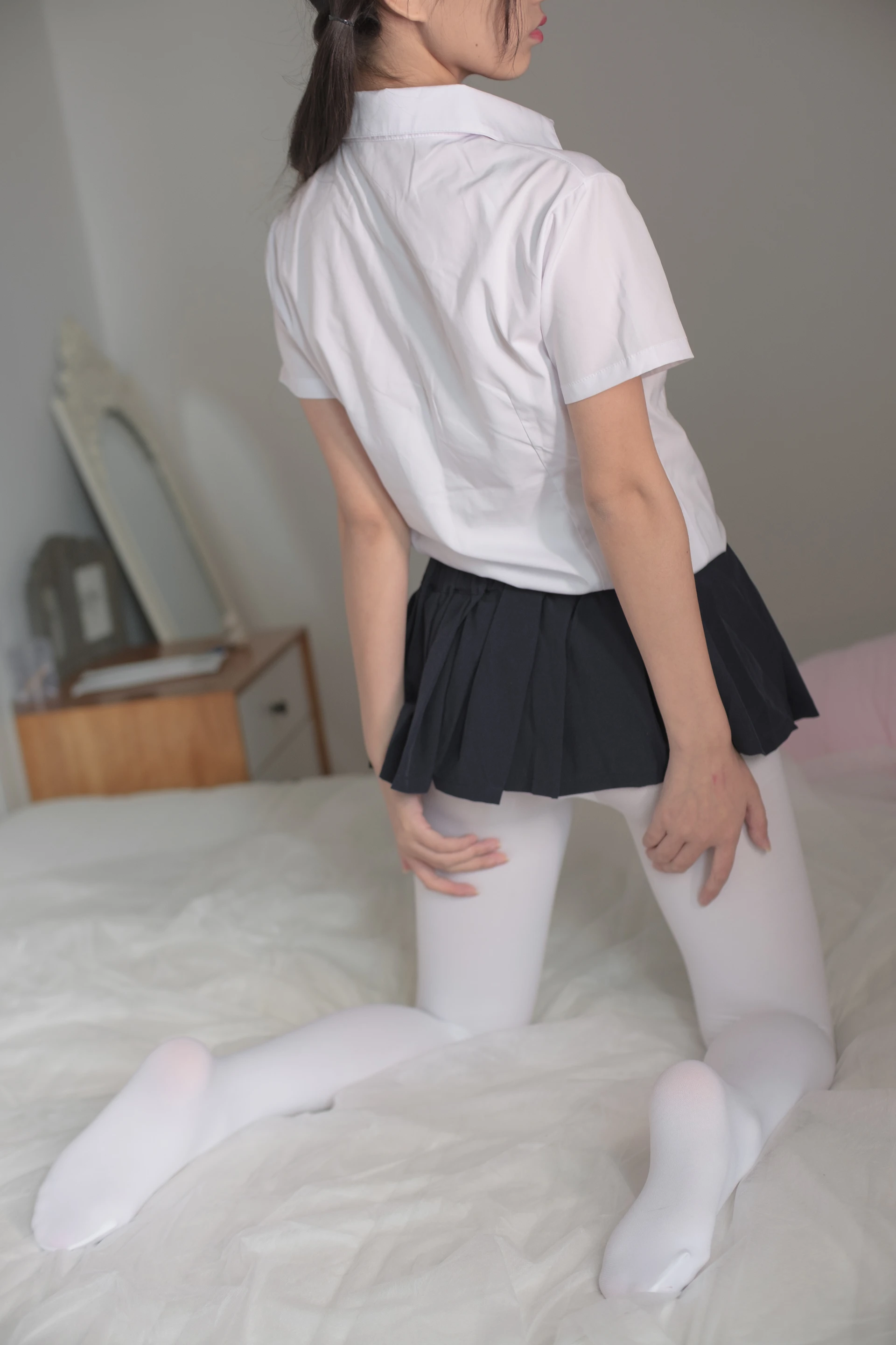 森萝财团 X-034 [83P1V-1.91G]制服, 可爱, 森萝财团, 白丝, 美腿