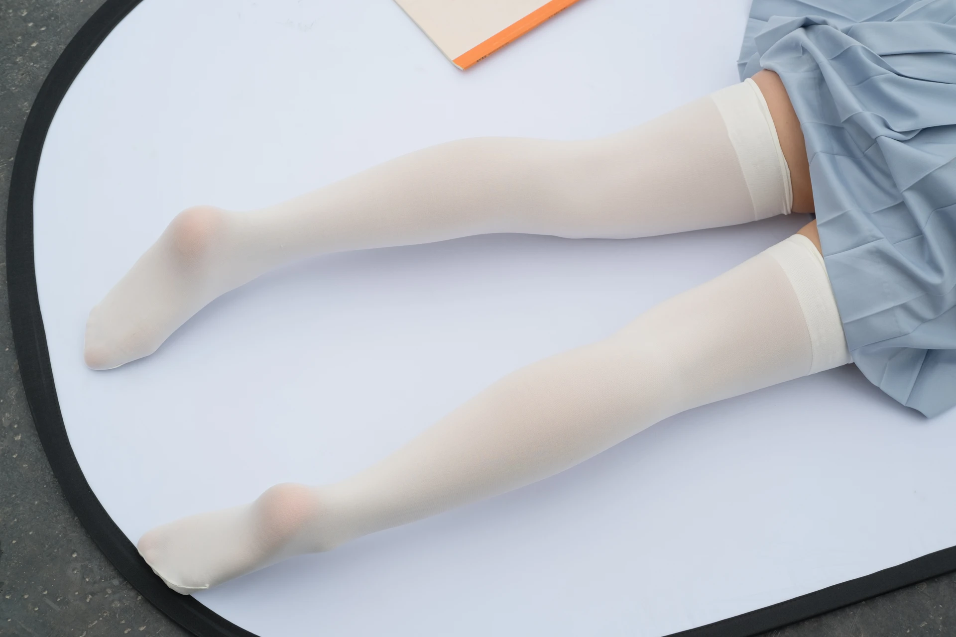 森萝财团 R15-036 [84P-465M]可爱, 学生装, 森萝财团, 白丝, 美腿, 美足
