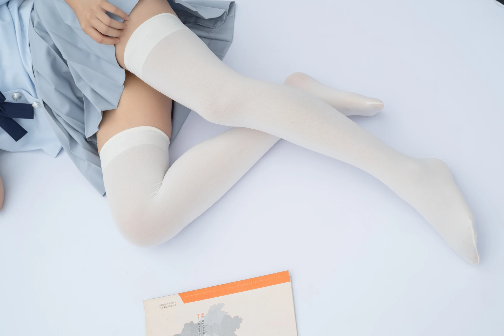 森萝财团 R15-036 [84P-465M]可爱, 学生装, 森萝财团, 白丝, 美腿, 美足