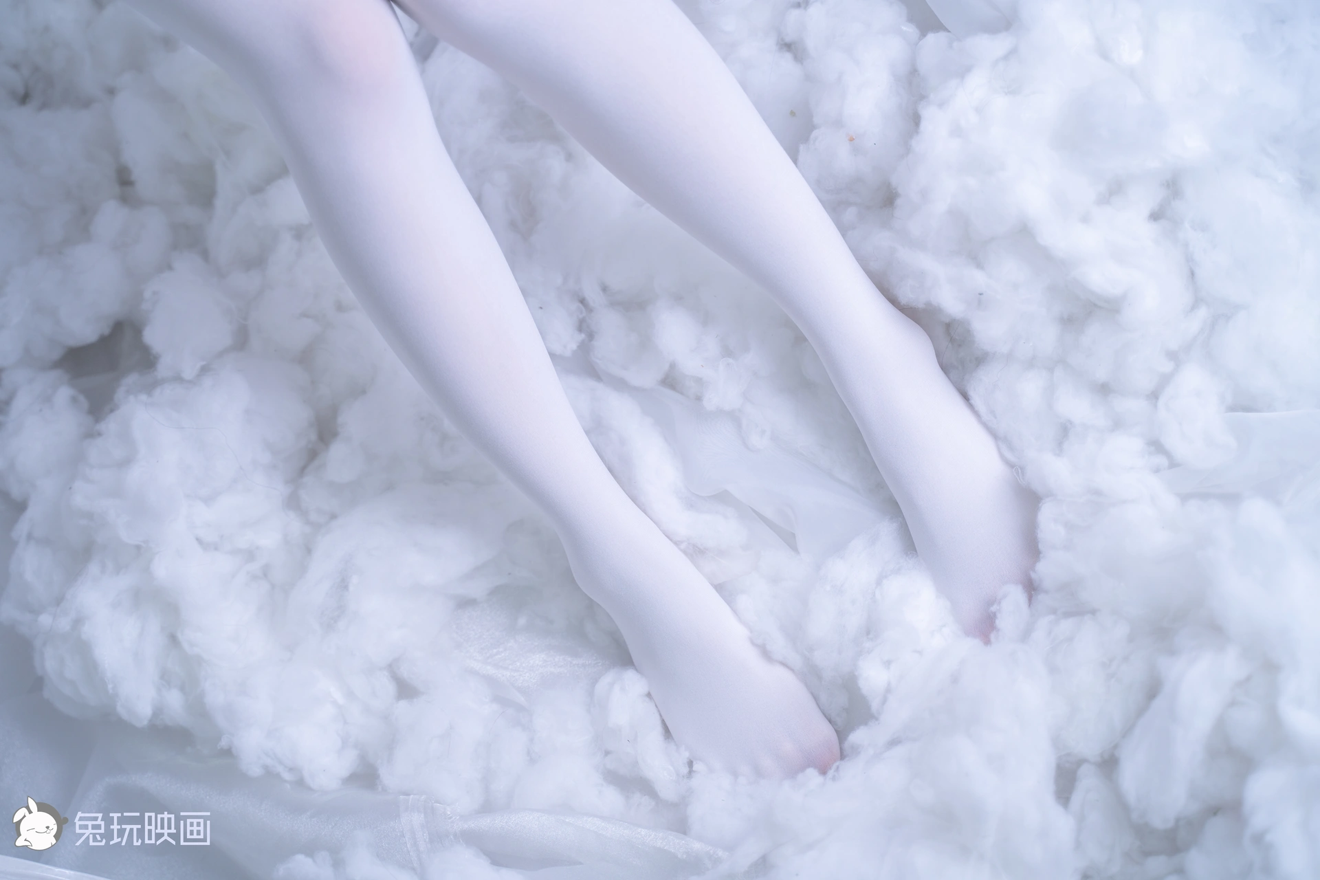 C00.004 红裙与白丝 [44P-996MB]